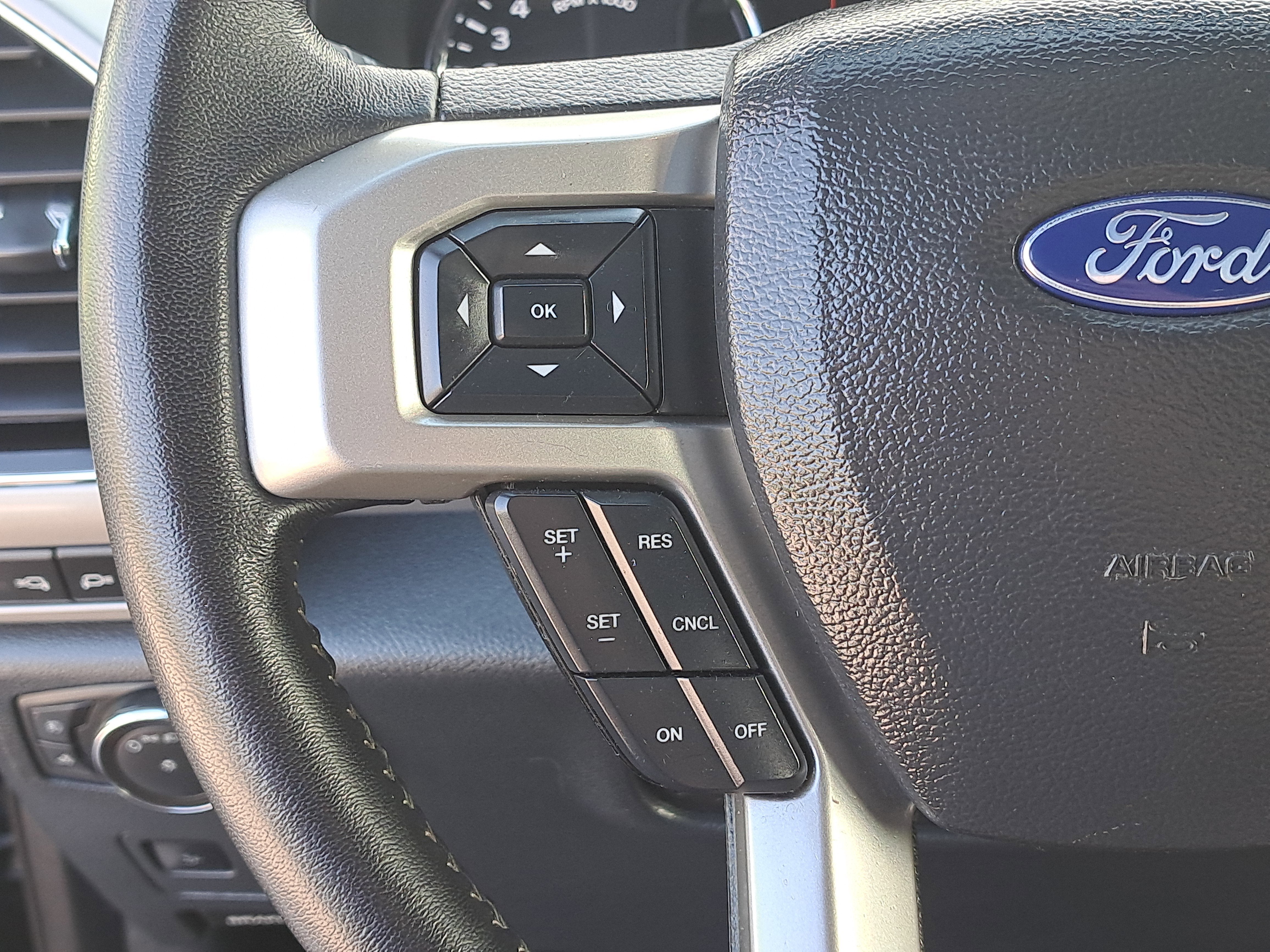 2022 Ford Super Duty F-250 SRW LARIAT