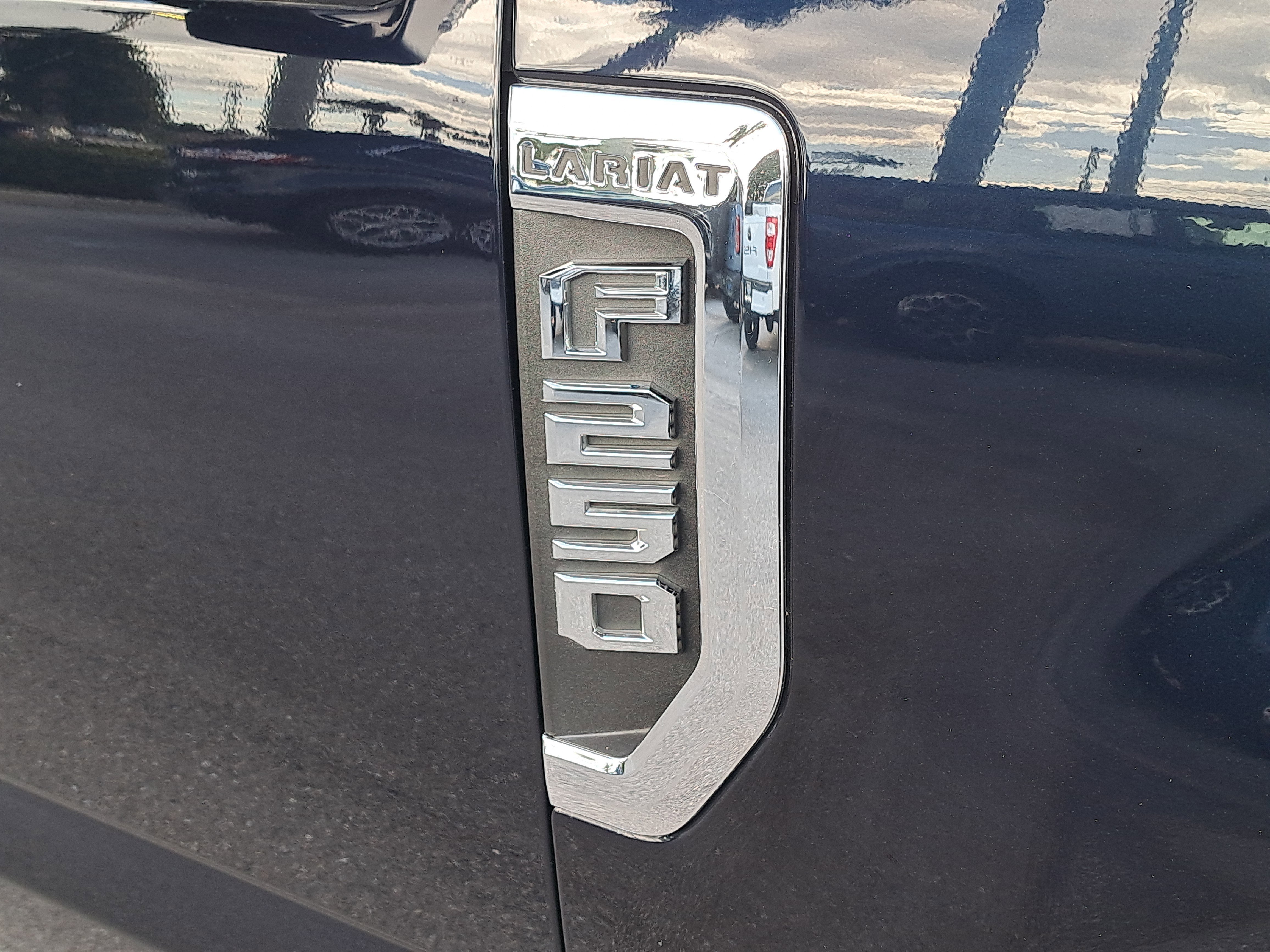 2022 Ford Super Duty F-250 SRW LARIAT