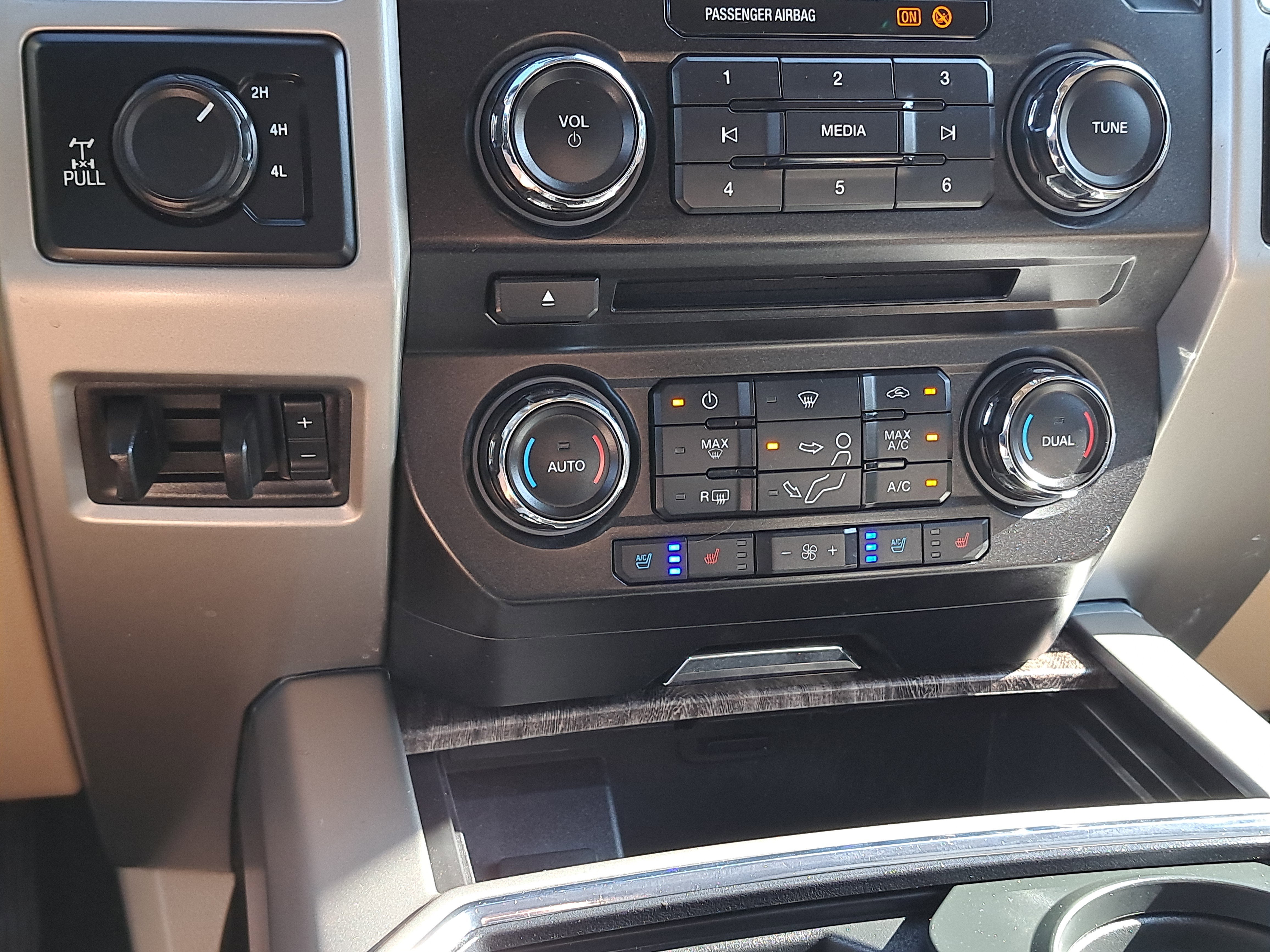 2018 Ford Super Duty F-250 SRW LARIAT