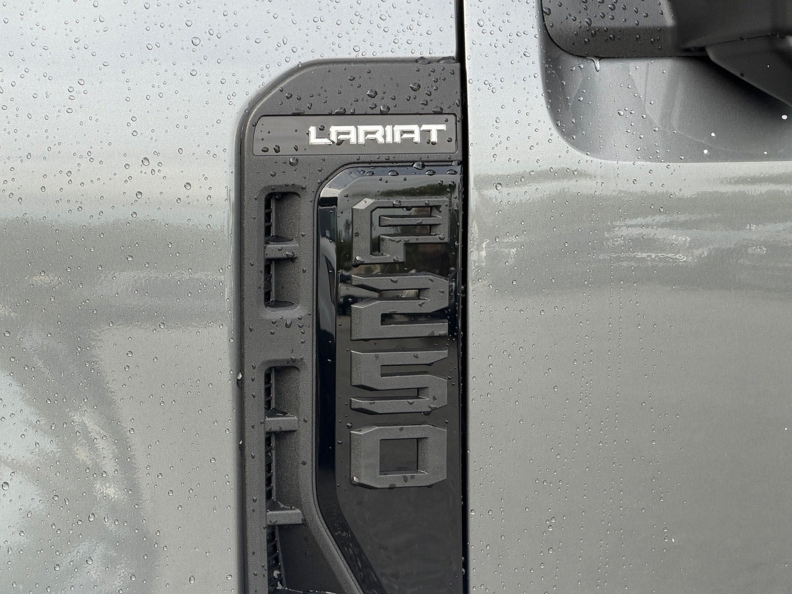 2027 Ford Super Duty F-250 SRW LARIAT