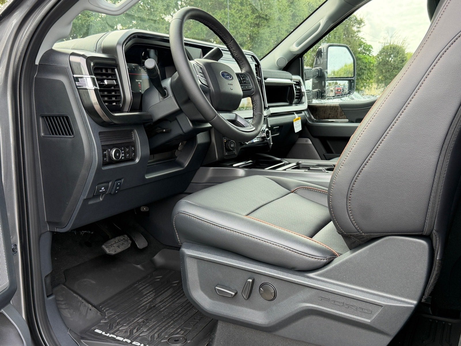 2027 Ford Super Duty F-250 SRW LARIAT
