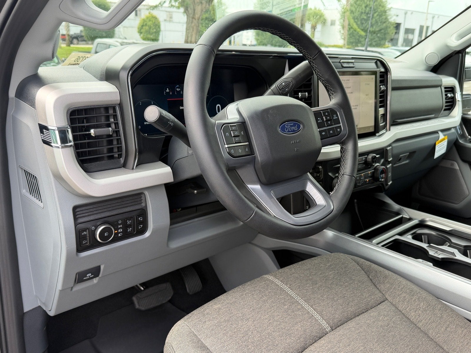 2027 Ford Super Duty F-250 SRW XLT