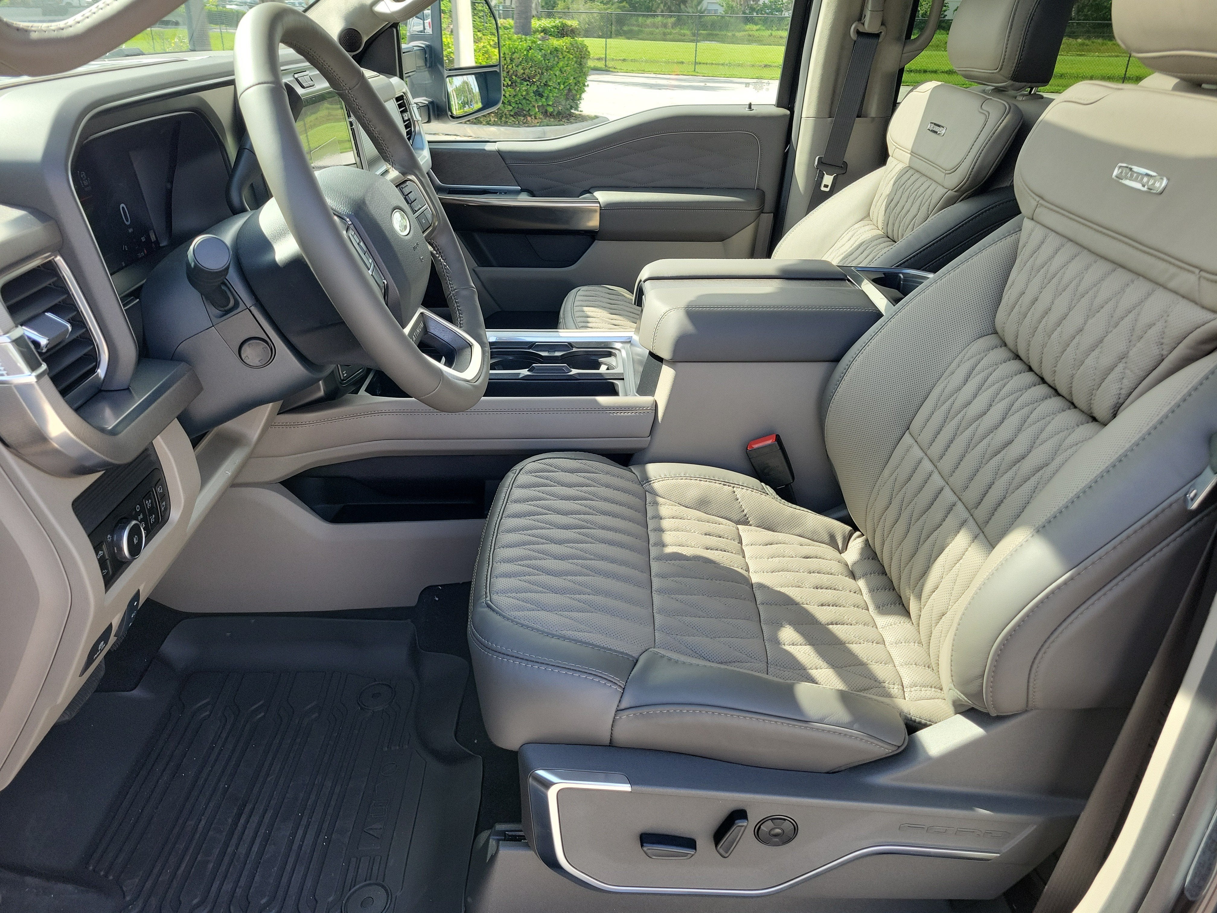 2026 Ford Super Duty F-250 SRW Platinum