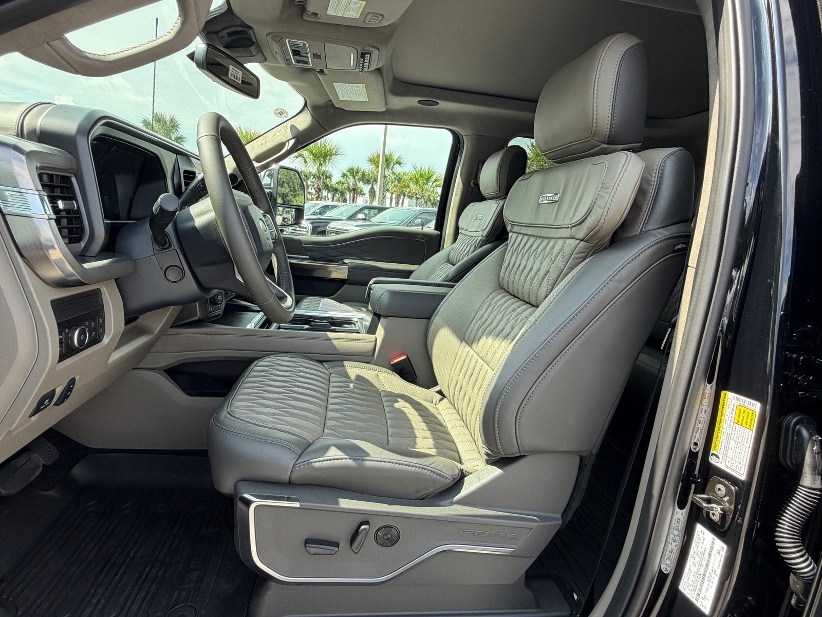 2027 Ford Super Duty F-250 SRW Platinum