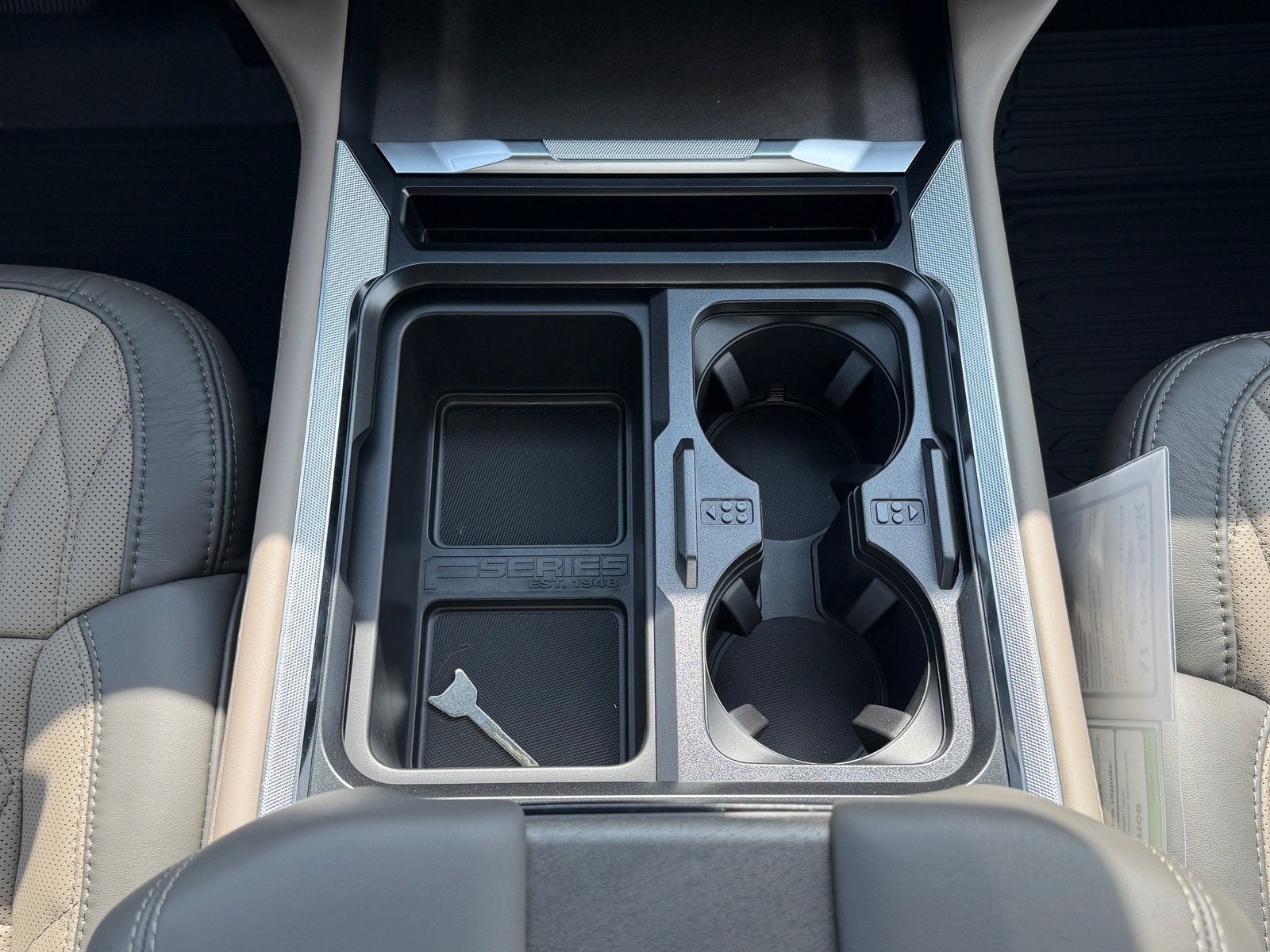 2027 Ford Super Duty F-250 SRW Platinum
