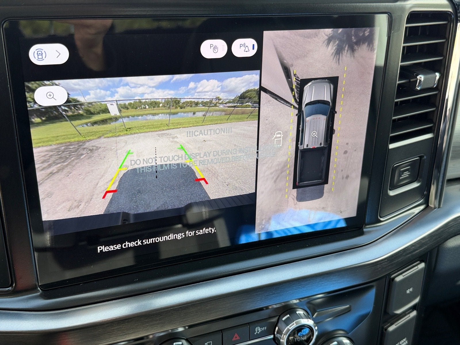 2027 Ford Super Duty F-250 SRW Lariat