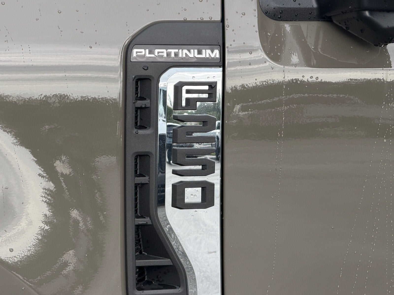2027 Ford Super Duty F-250 SRW Platinum