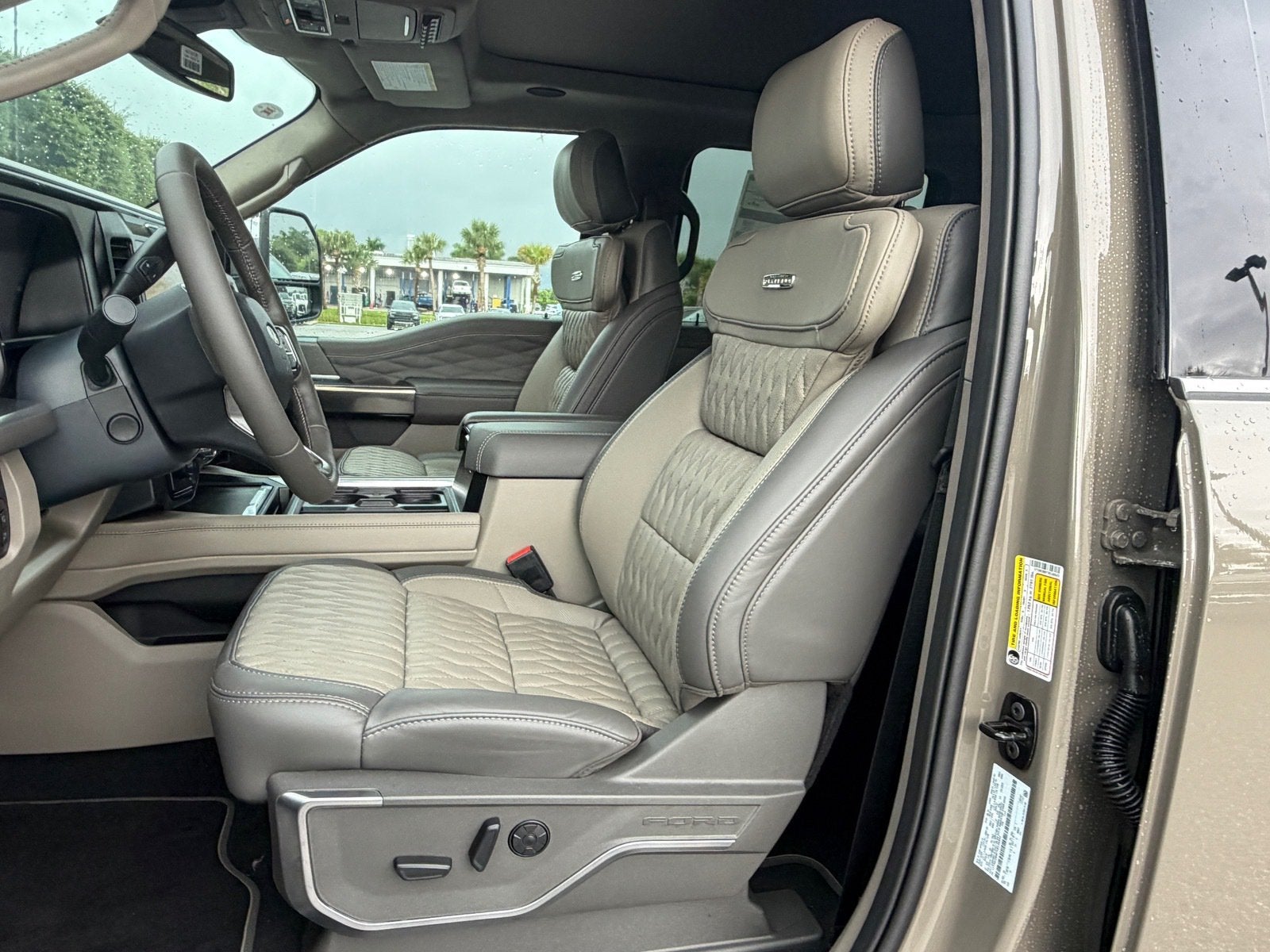 2027 Ford Super Duty F-250 SRW Platinum