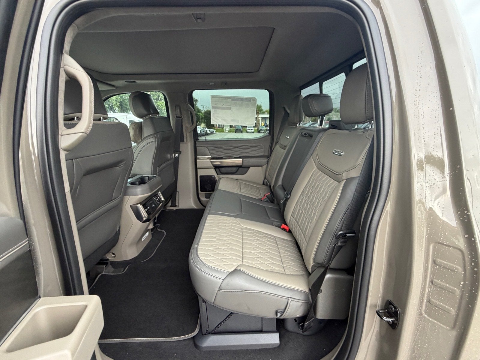 2027 Ford Super Duty F-250 SRW Platinum