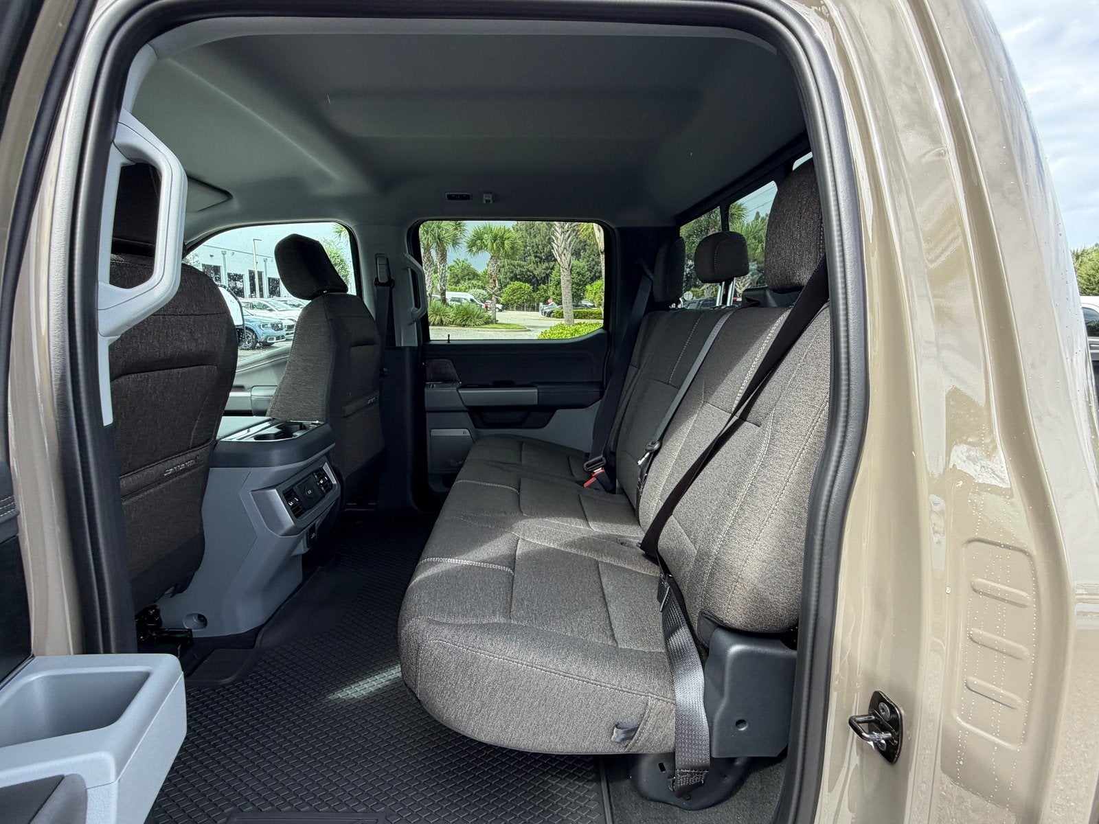 2027 Ford Super Duty F-250 SRW XLT
