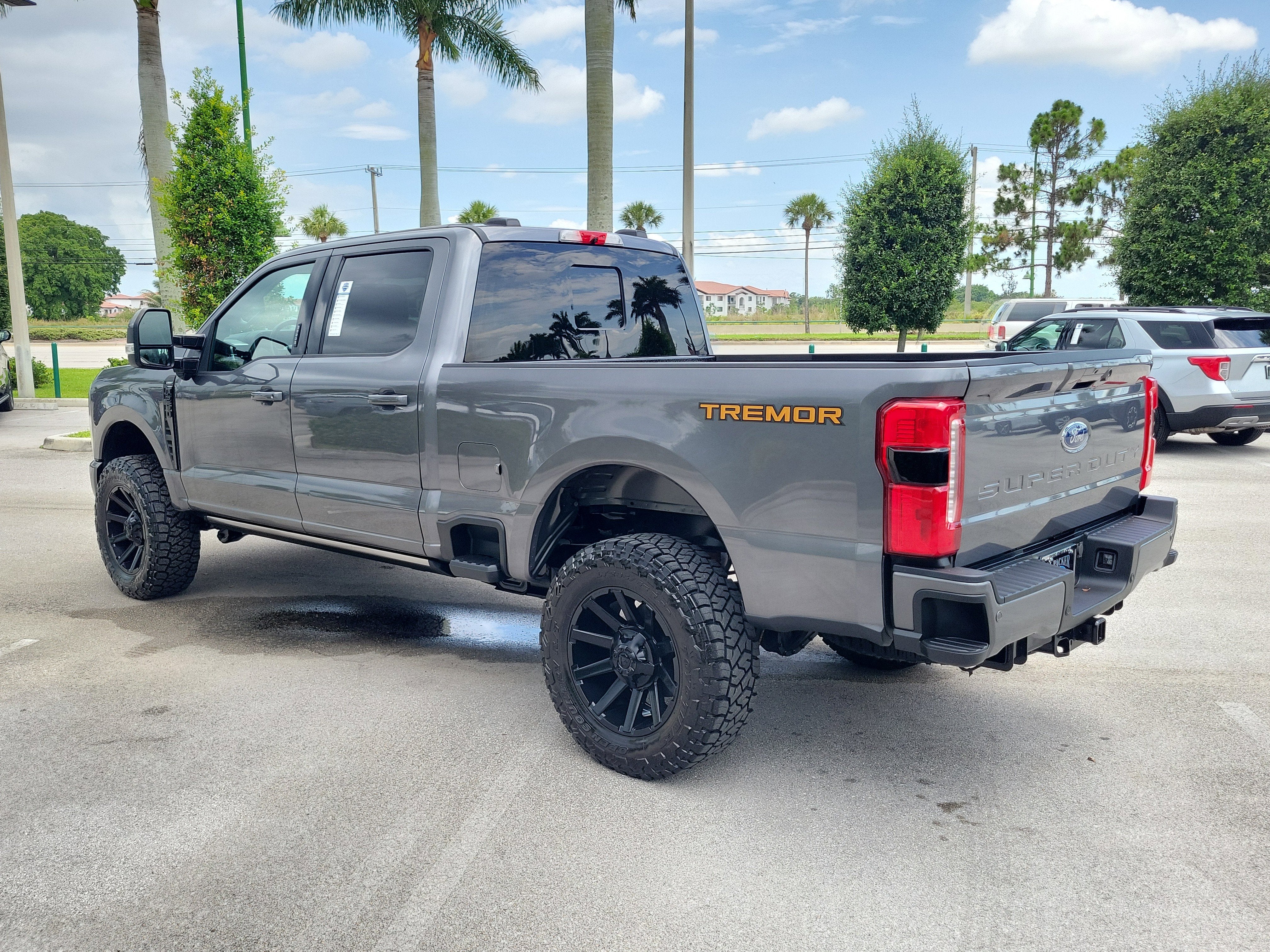 2023 Ford Super Duty F-250 SRW LARIAT