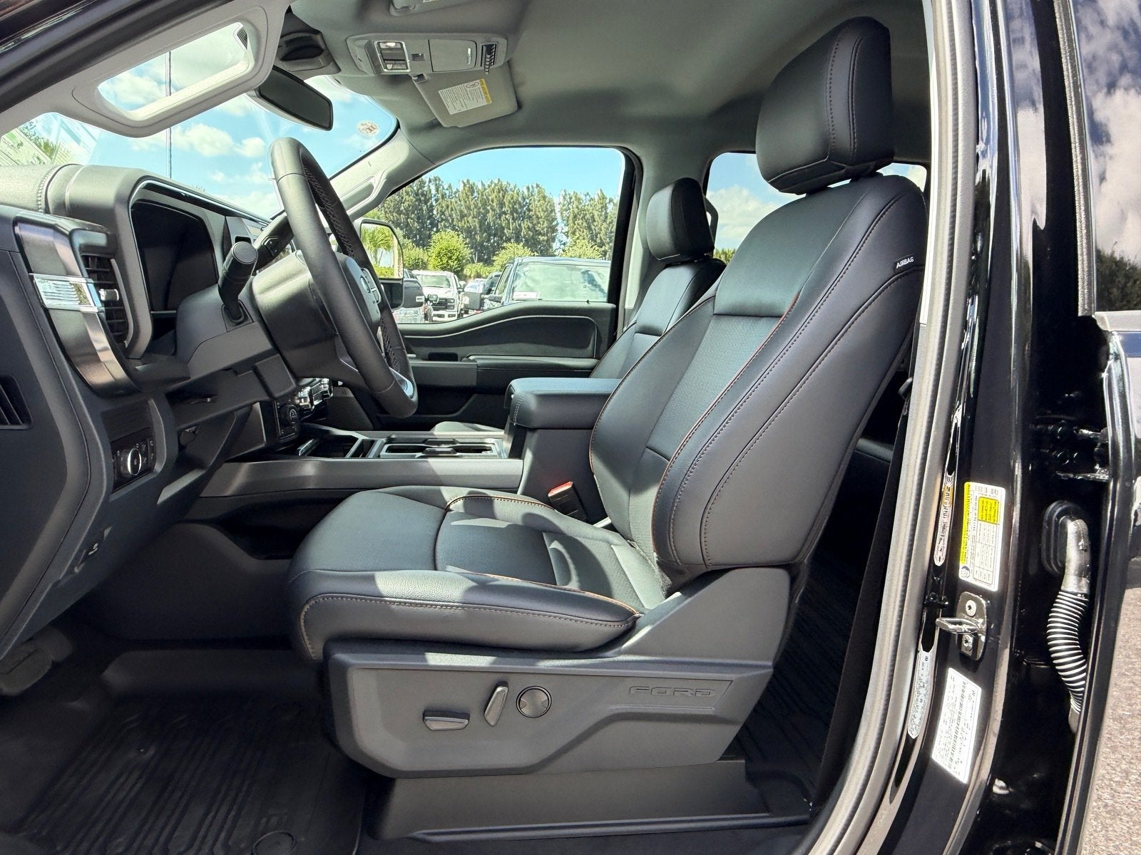 2027 Ford Super Duty F-250 SRW Lariat