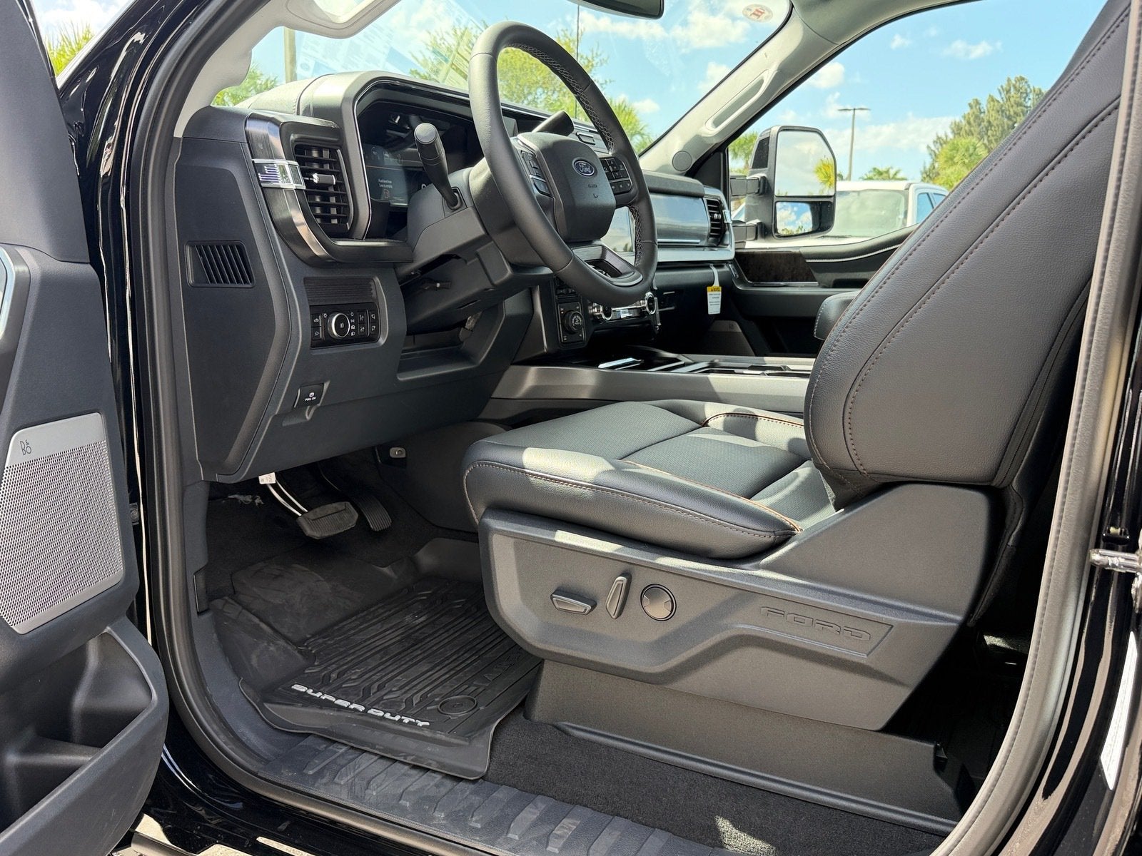 2027 Ford Super Duty F-250 SRW Lariat