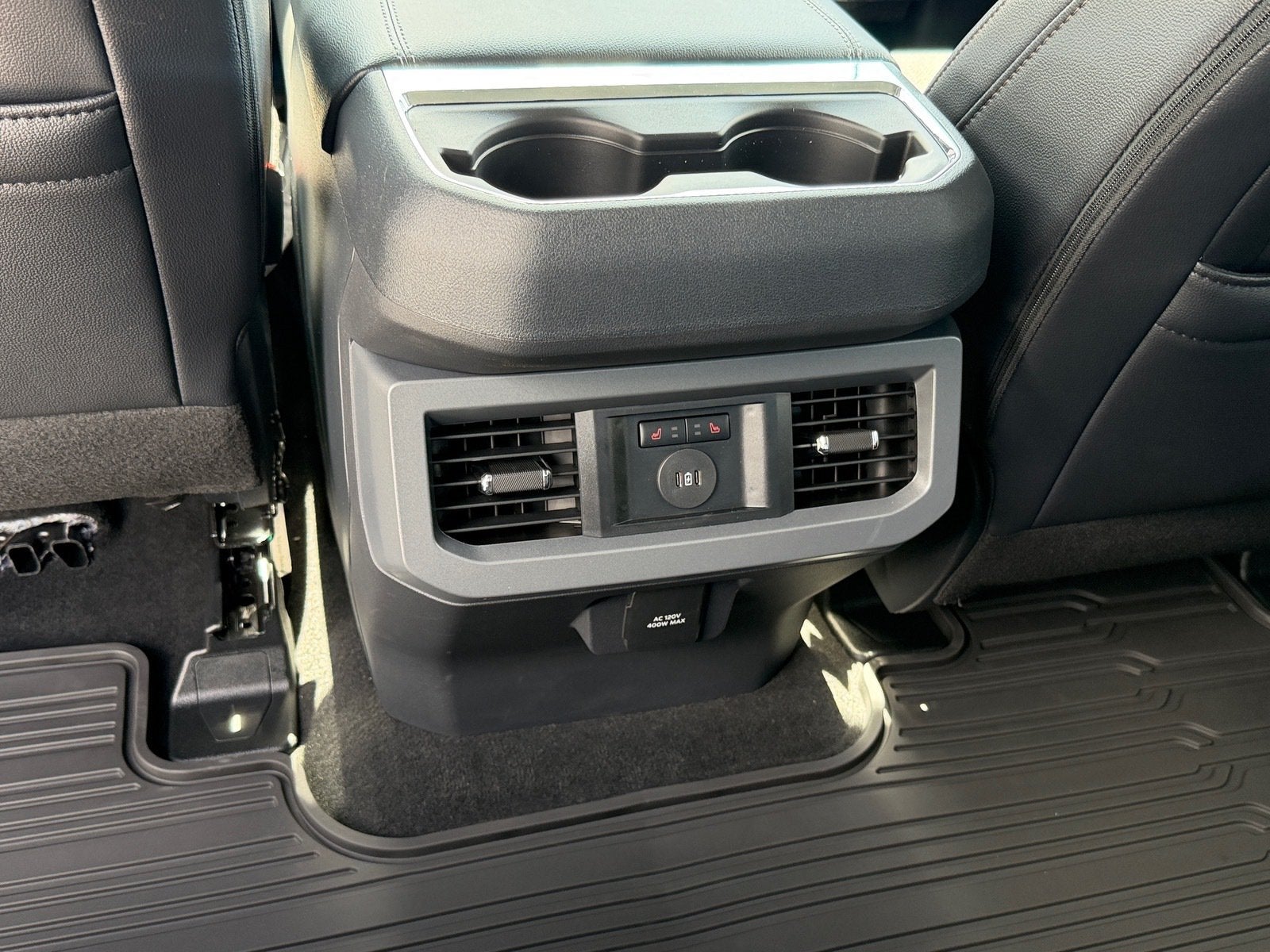2027 Ford Super Duty F-250 SRW Lariat