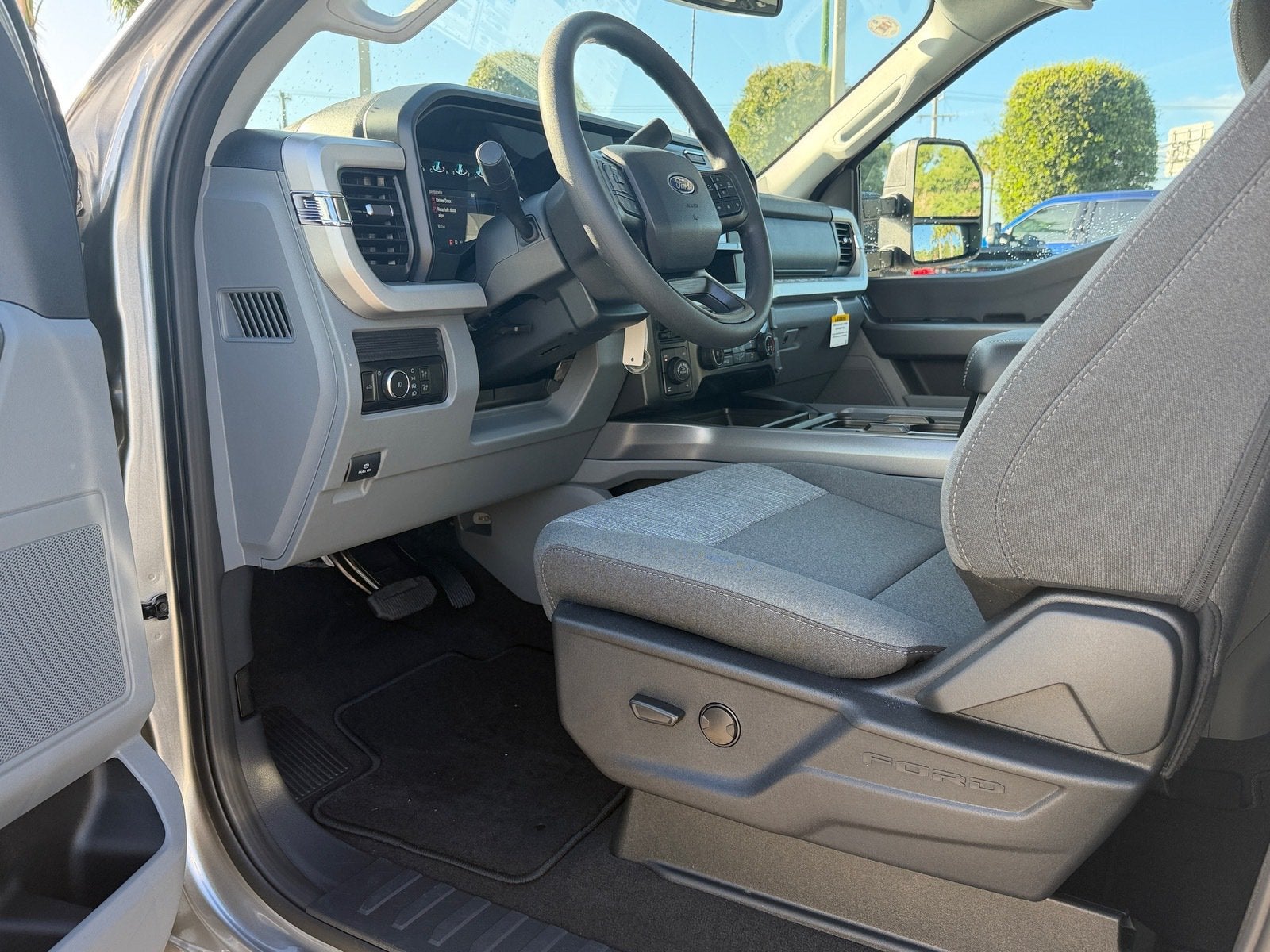2027 Ford Super Duty F-250 SRW F-250® XLT