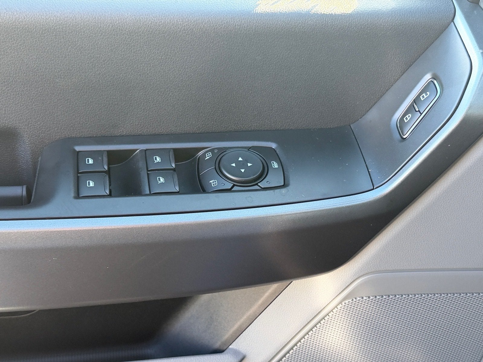 2027 Ford Super Duty F-250 SRW F-250® XLT