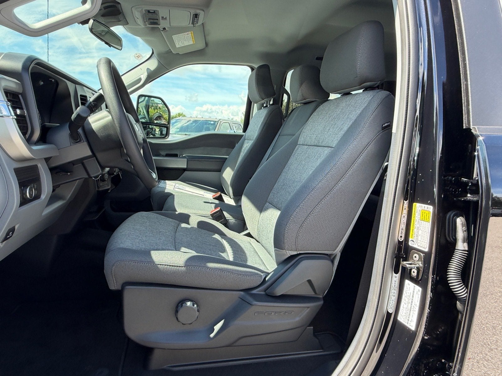 2027 Ford Super Duty F-250 SRW XL