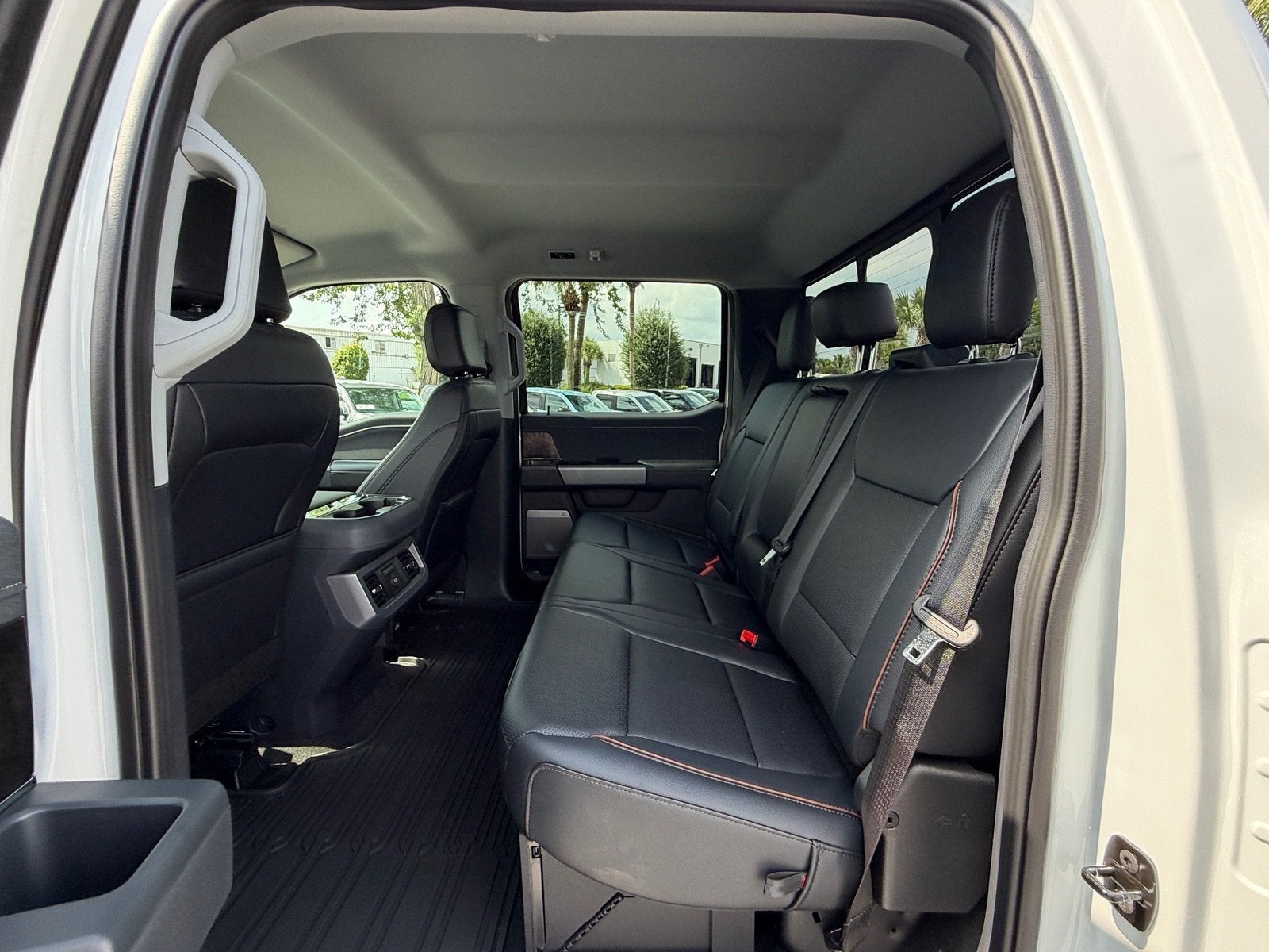 2027 Ford Super Duty F-250 SRW LARIAT