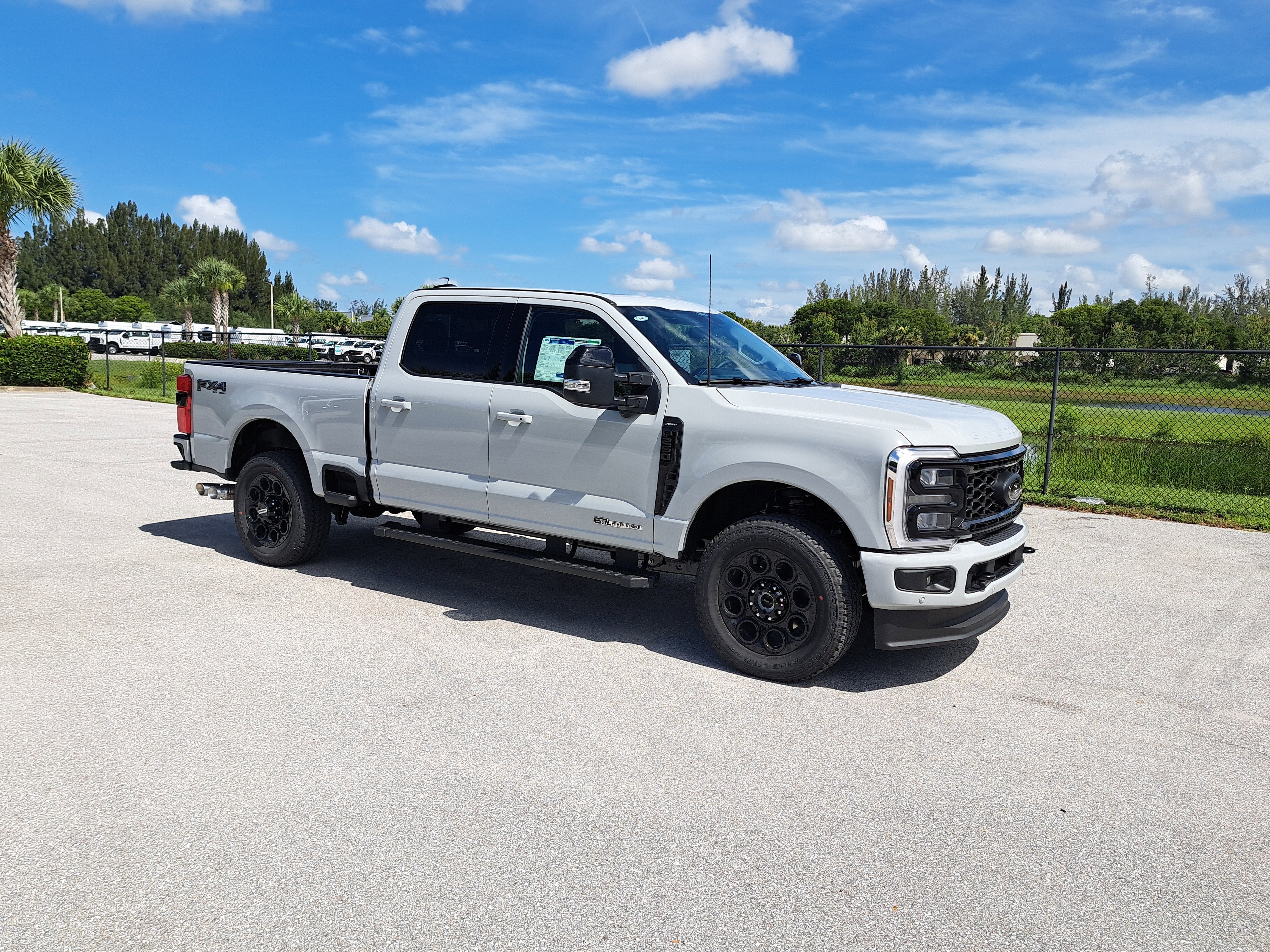 2025 Ford Super Duty F-250 SRW LARIAT