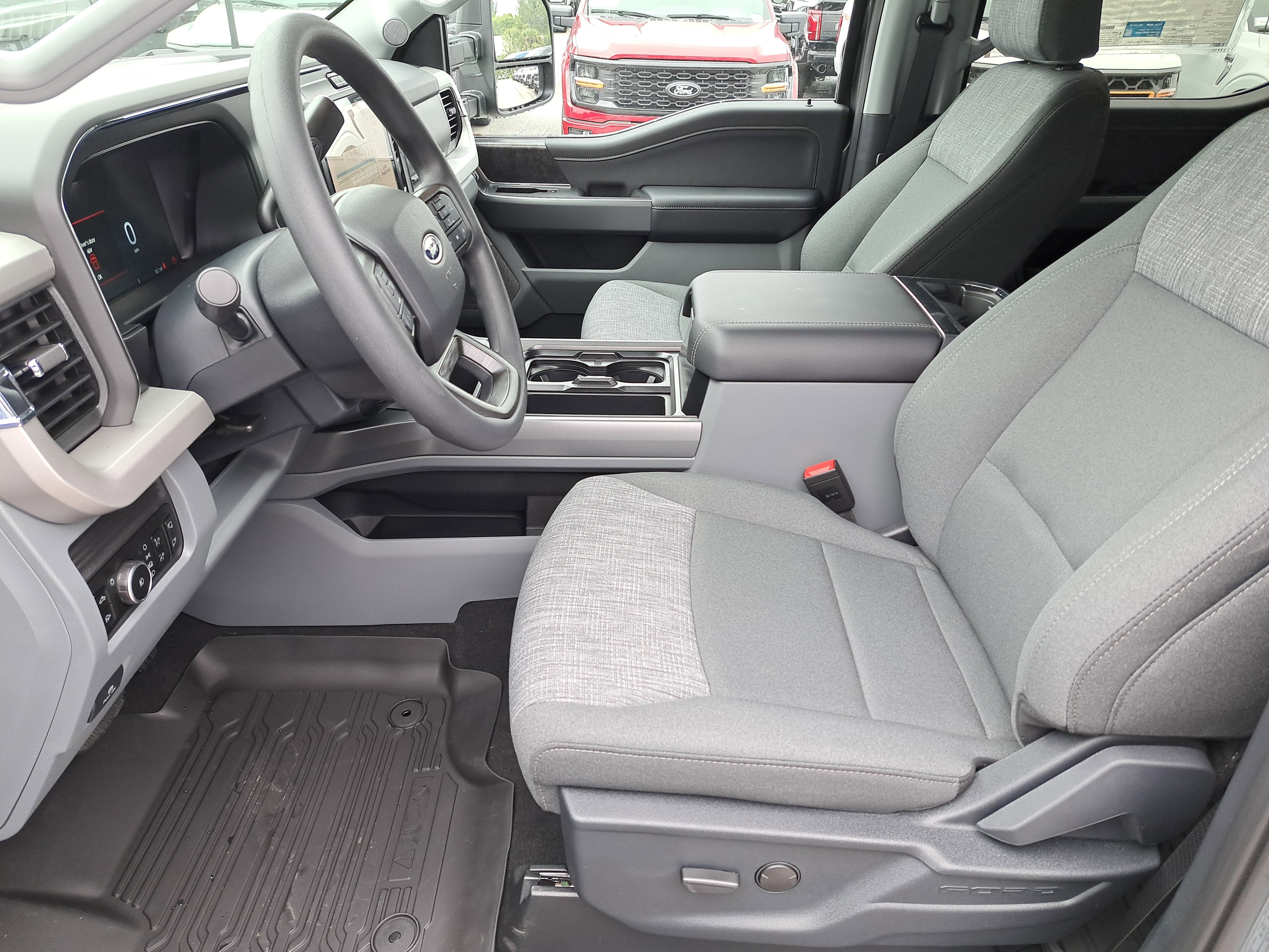 2026 Ford Super Duty F-250 SRW XLT