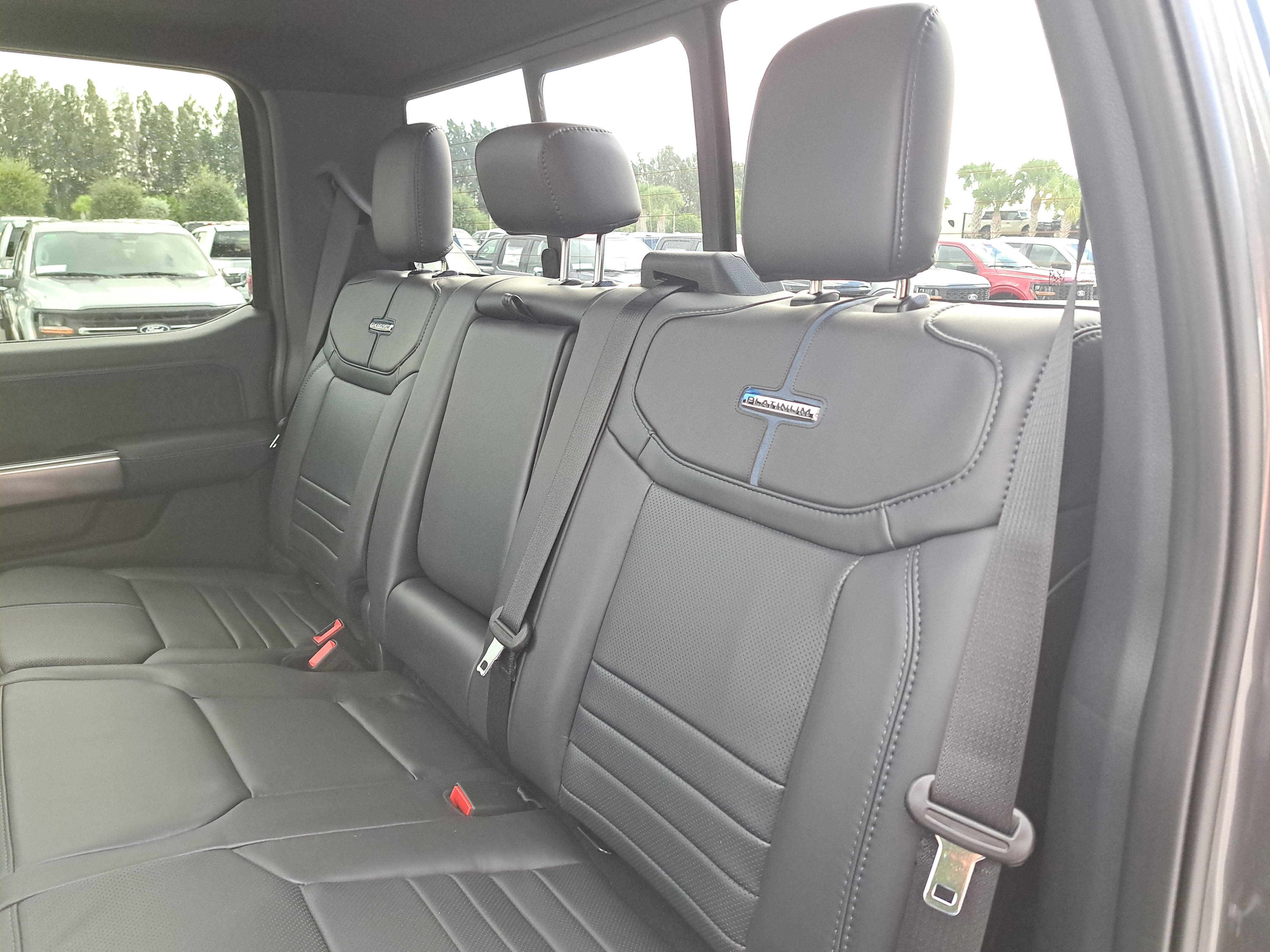 2026 Ford Super Duty F-350 SRW Platinum