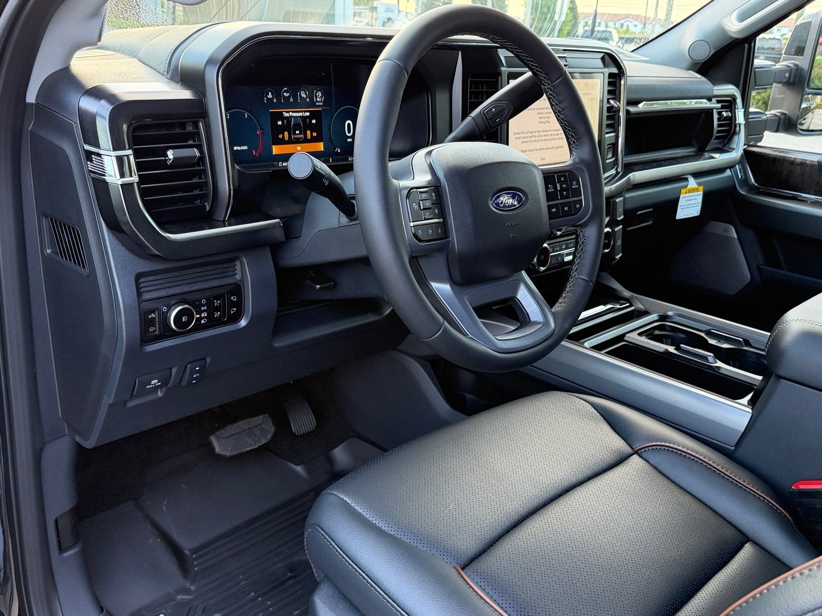 2027 Ford Super Duty F-350 SRW F-350® Lariat®