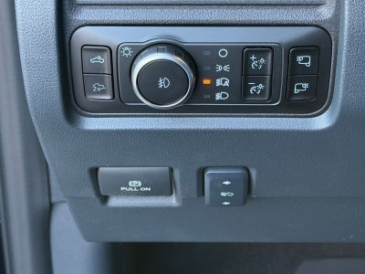2027 Ford Super Duty F-350 SRW F-350® Lariat®