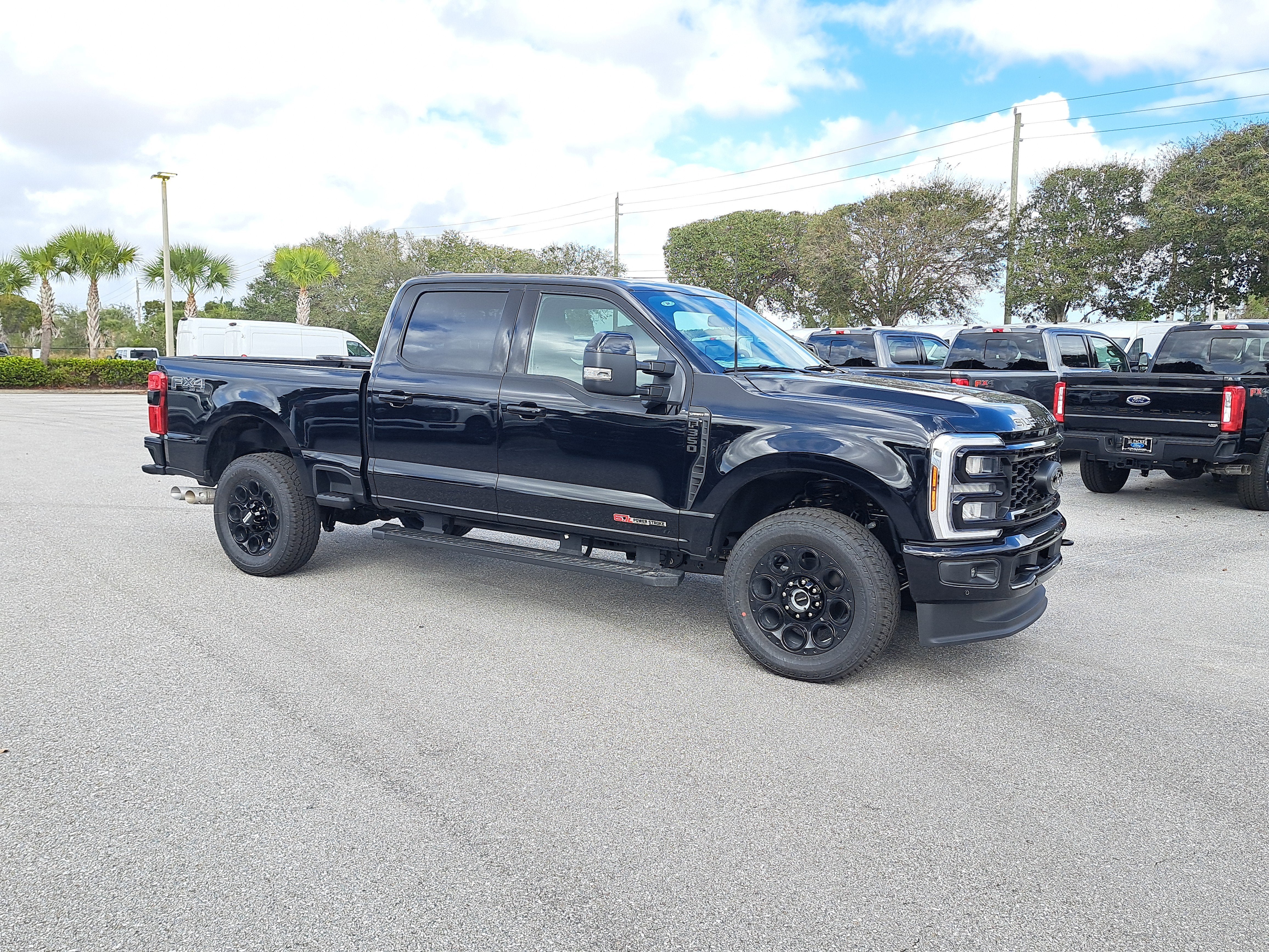 2026 Ford Super Duty F-350 SRW LARIAT