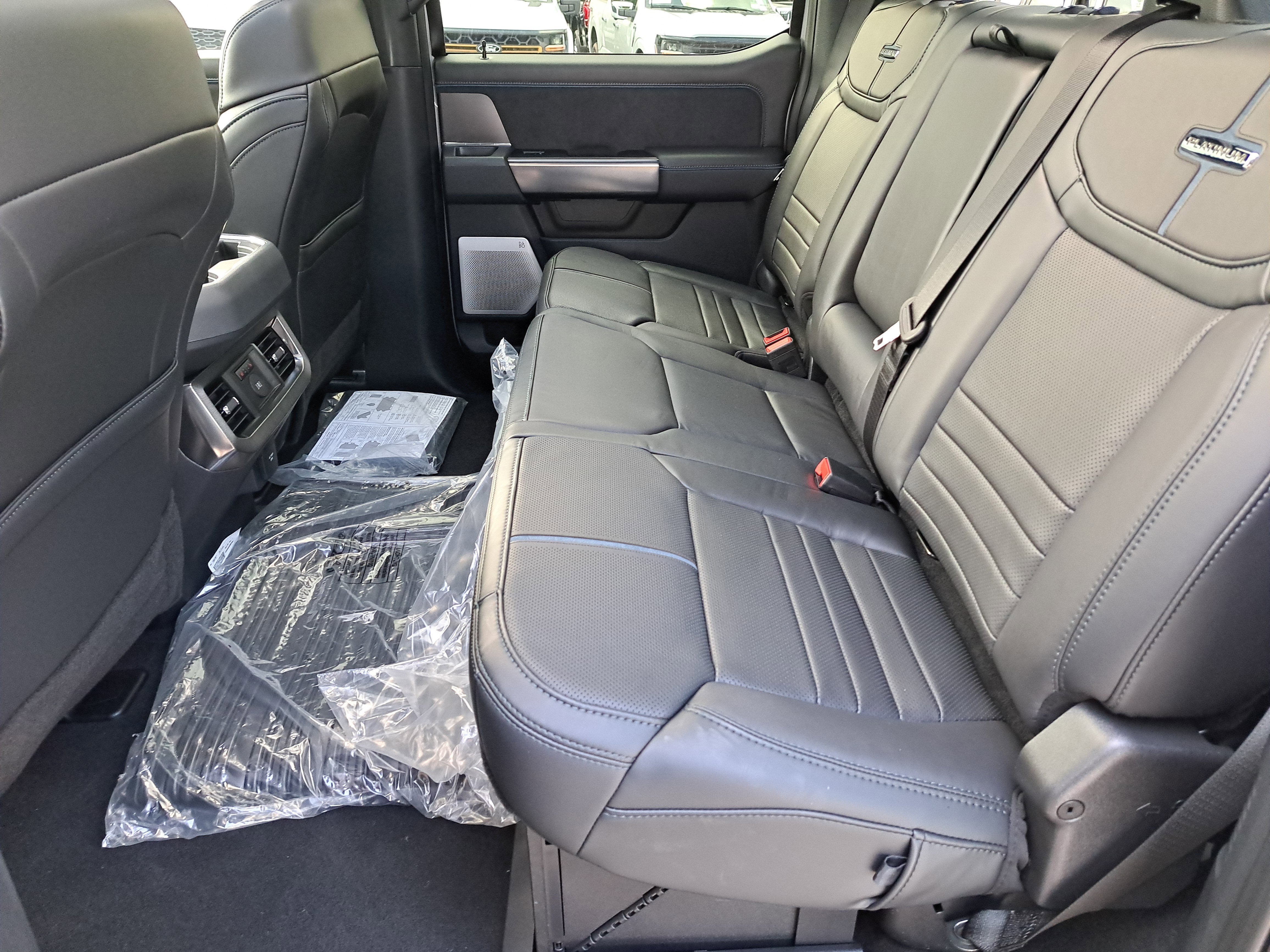 2026 Ford Super Duty F-350 SRW Platinum