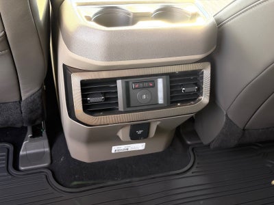 2027 Ford Super Duty F-350 SRW F-350® Platinum®