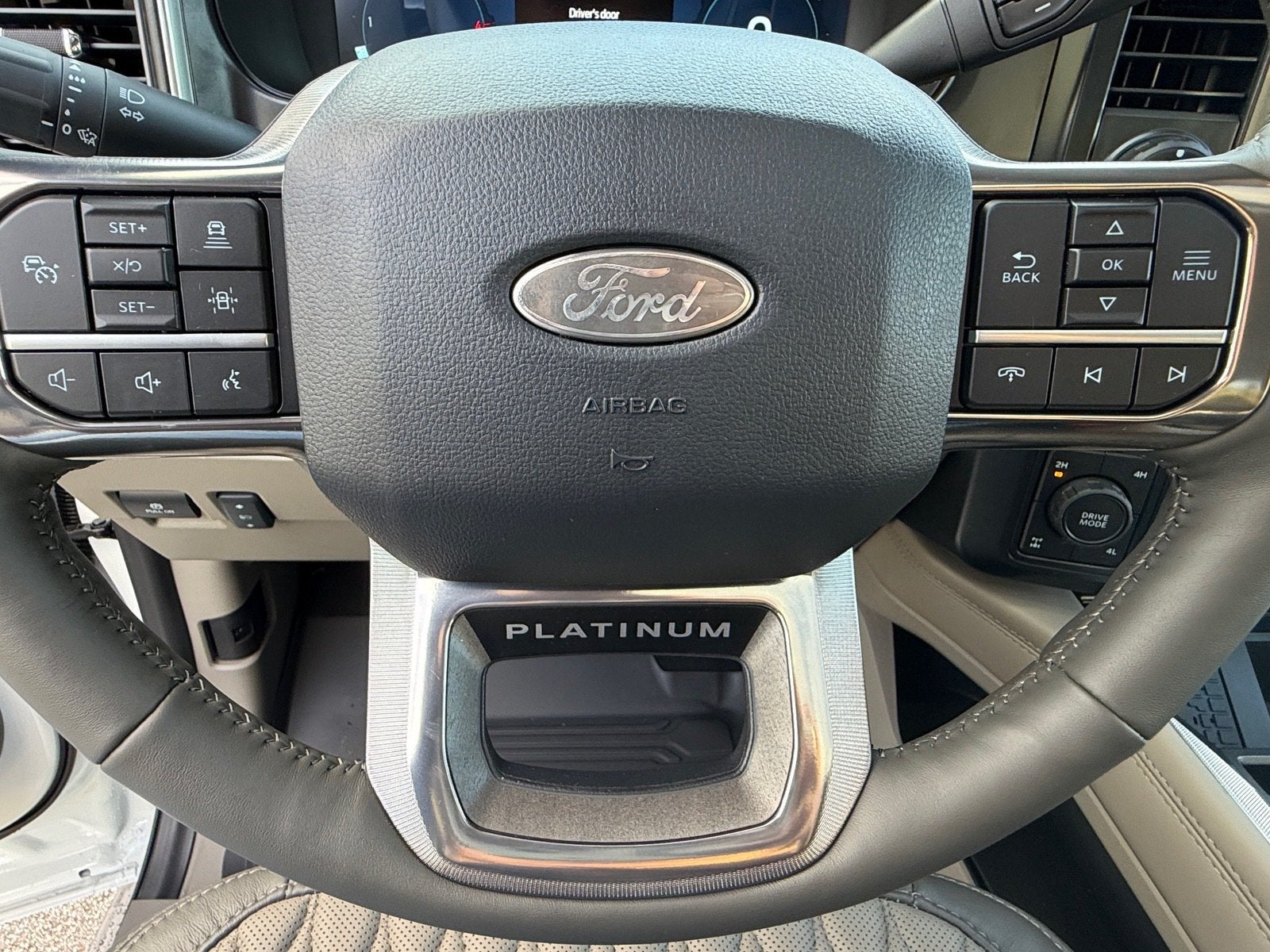 2027 Ford Super Duty F-350 SRW F-350® Platinum®