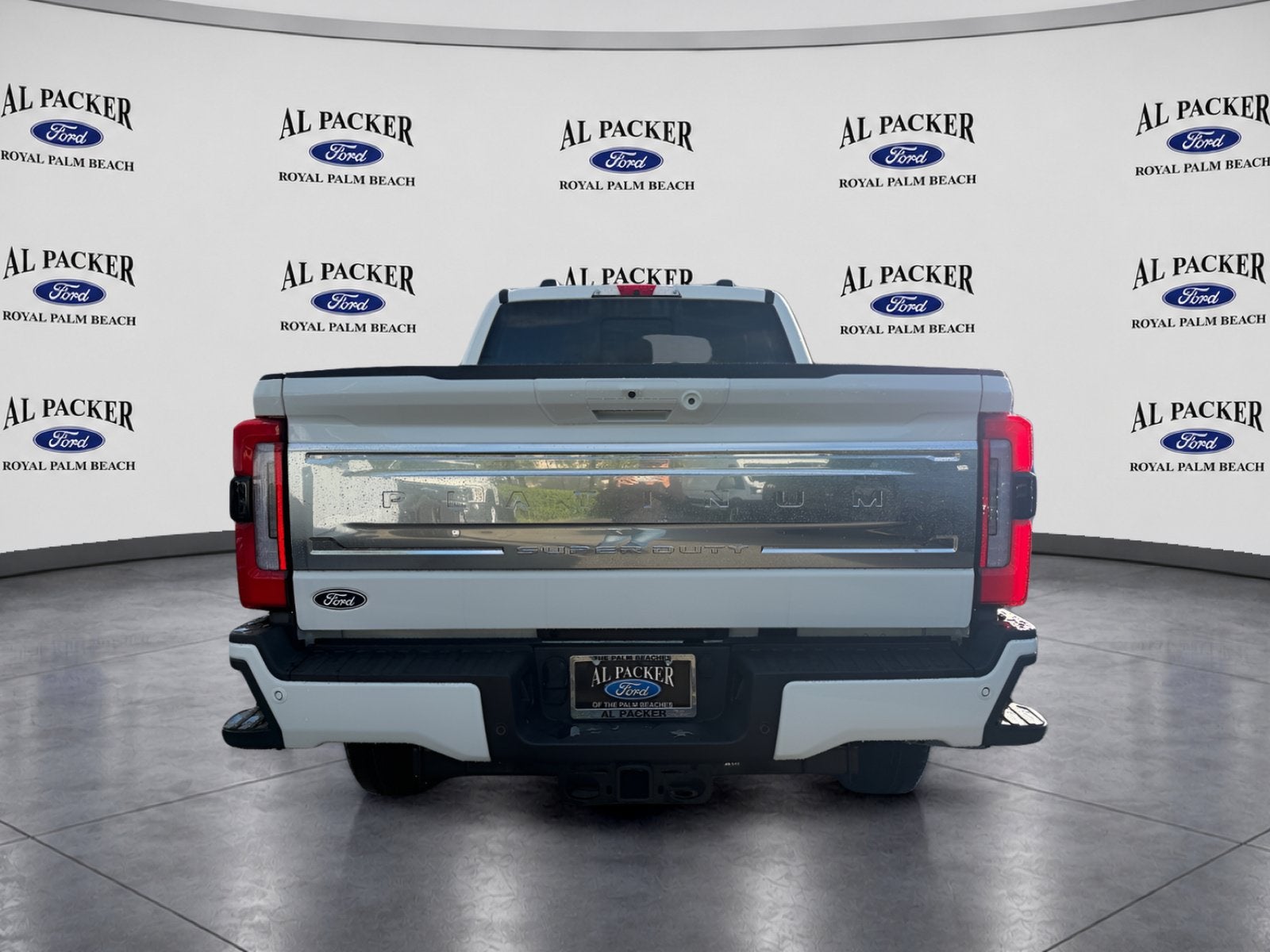 2027 Ford Super Duty F-350 SRW F-350® Platinum®