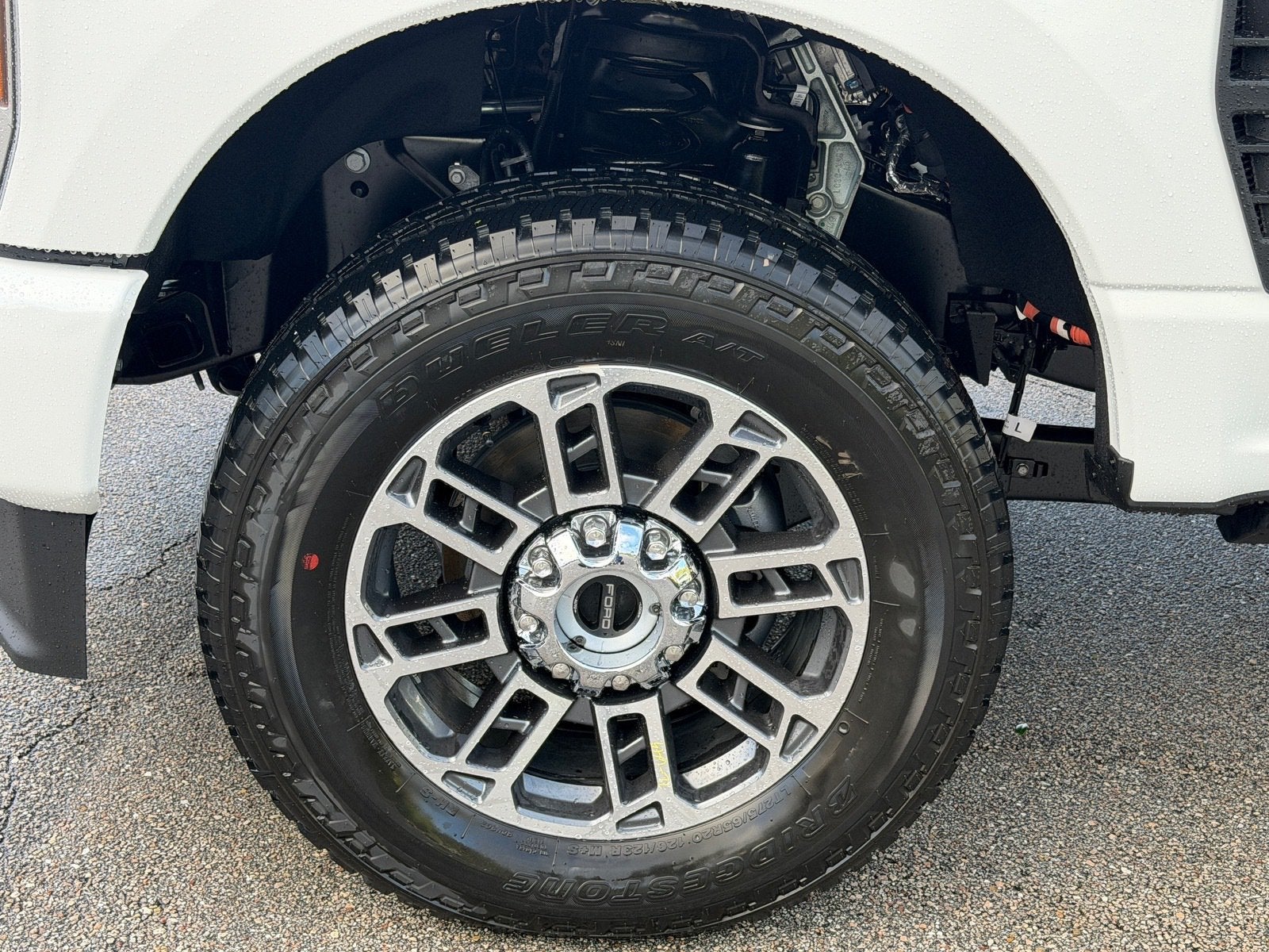 2027 Ford Super Duty F-350 SRW F-350® Platinum®