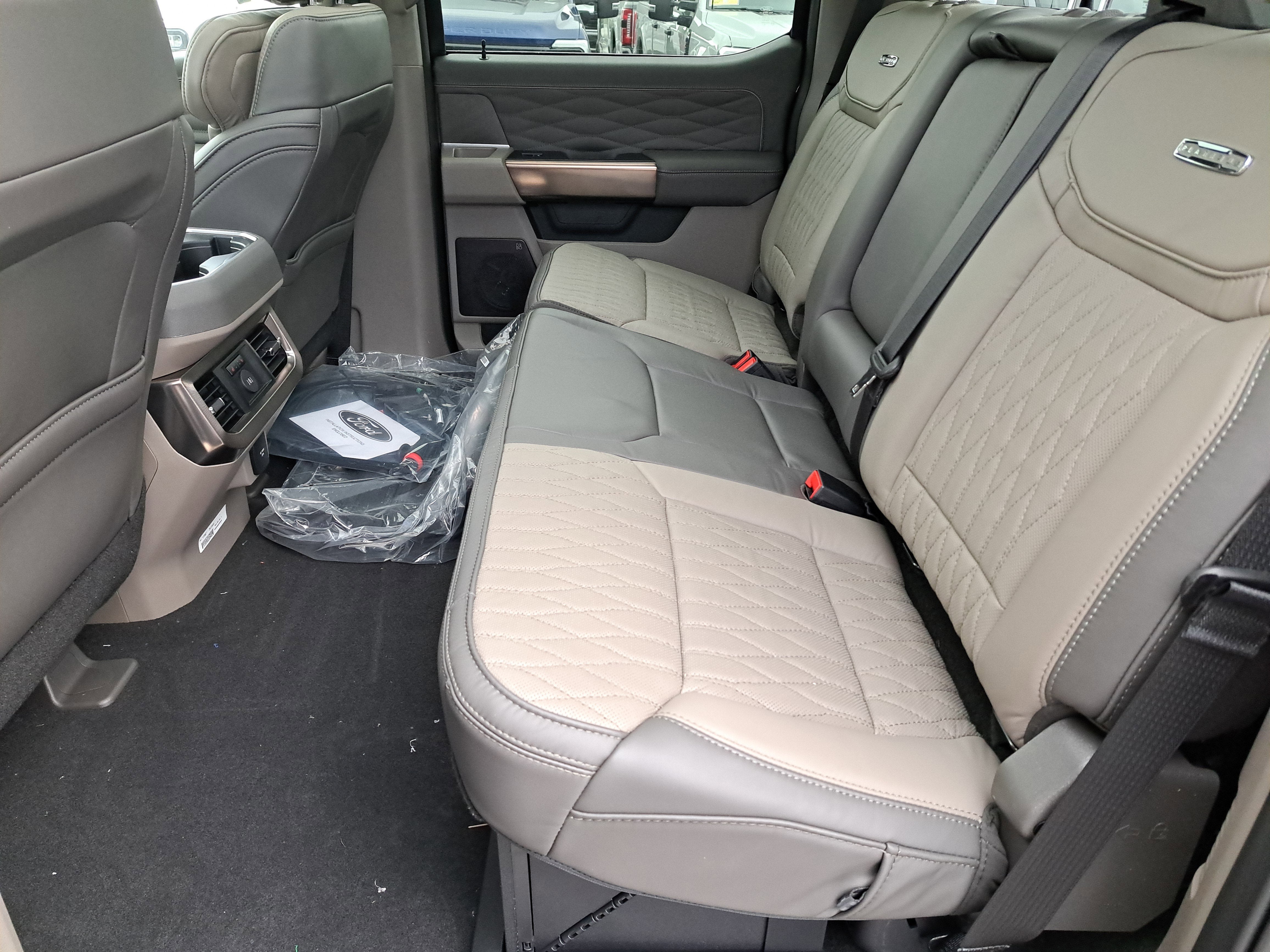 2026 Ford Super Duty F-350 SRW Platinum