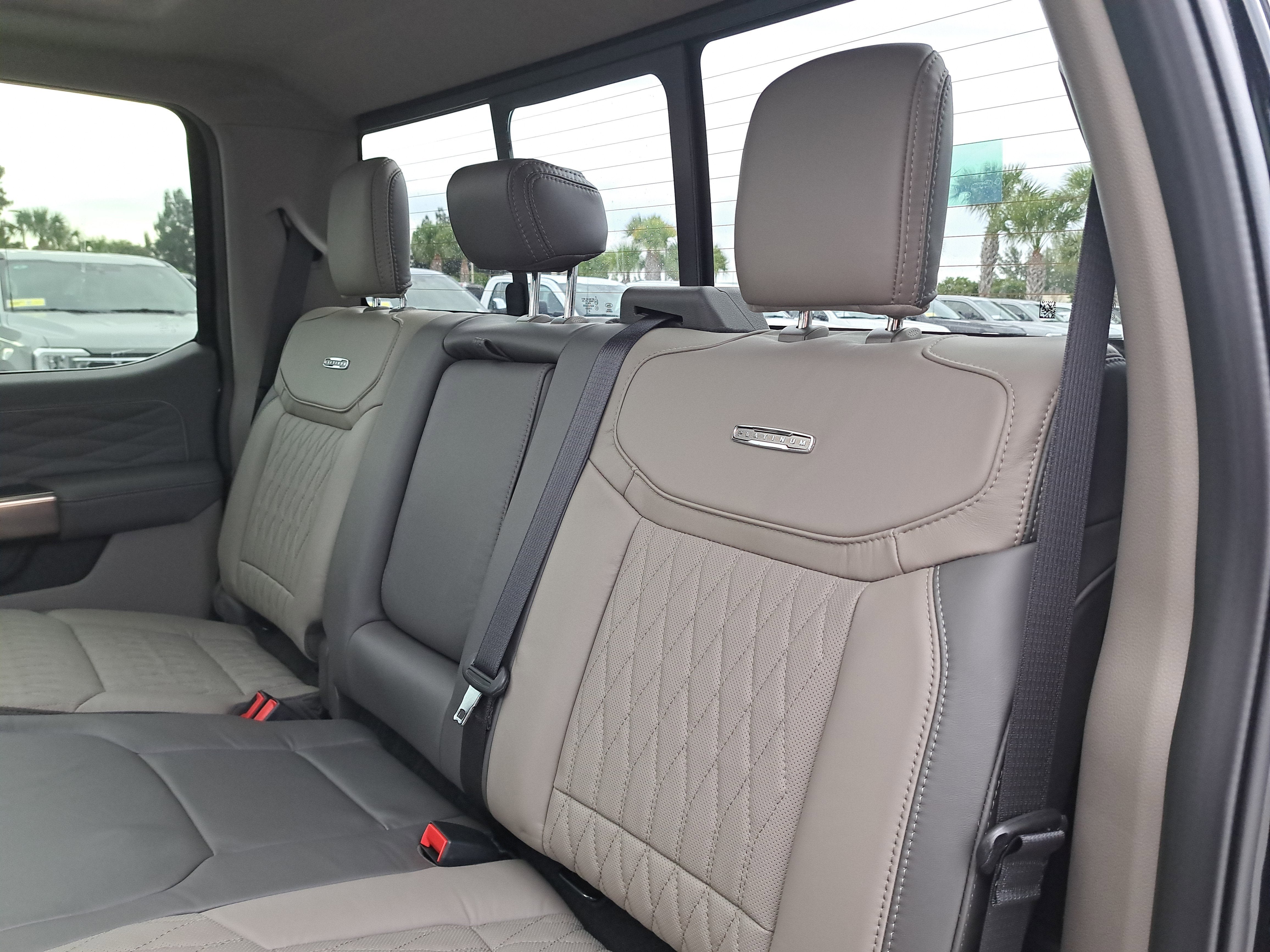 2026 Ford Super Duty F-350 SRW Platinum