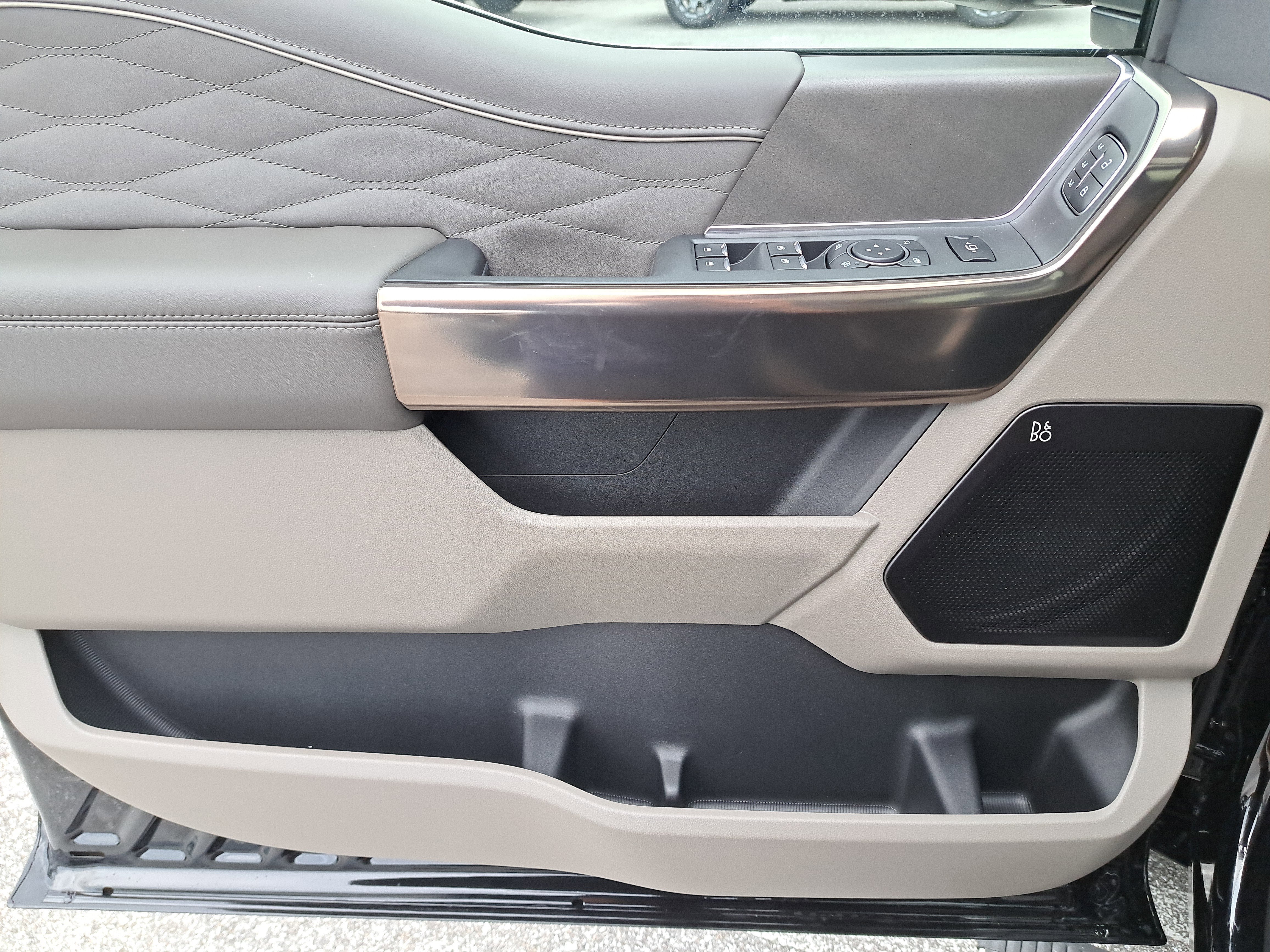 2026 Ford Super Duty F-350 SRW Platinum