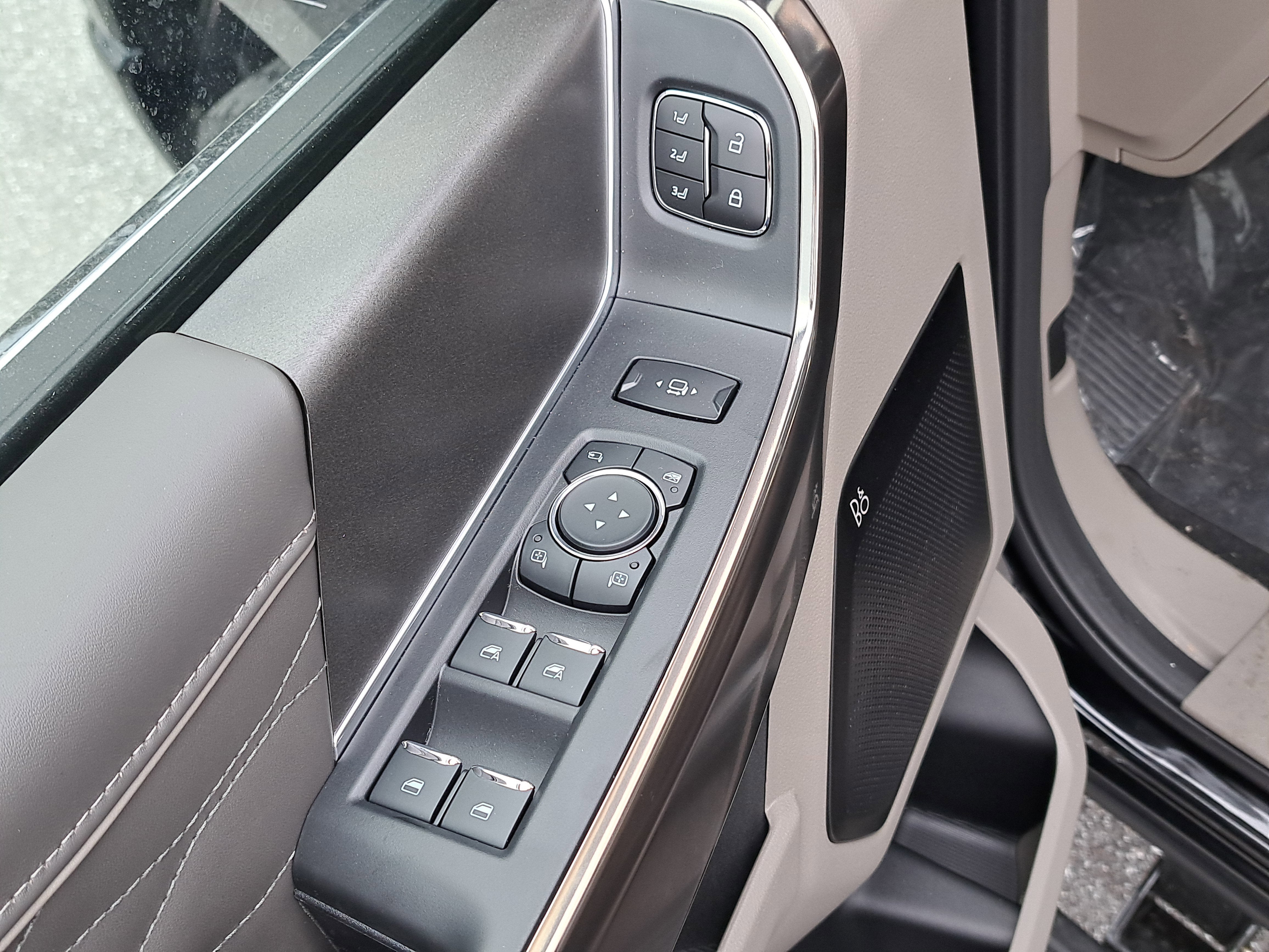 2026 Ford Super Duty F-350 SRW Platinum