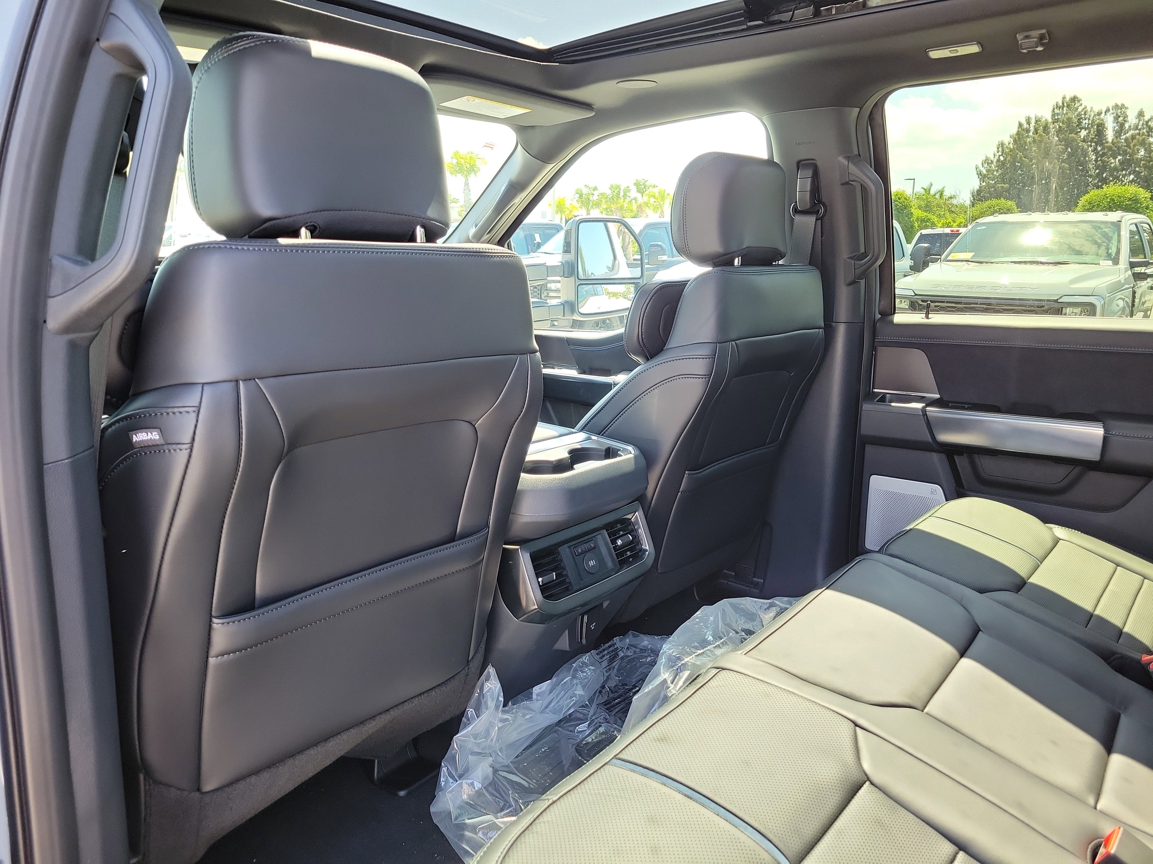 2026 Ford Super Duty F-350 SRW Platinum