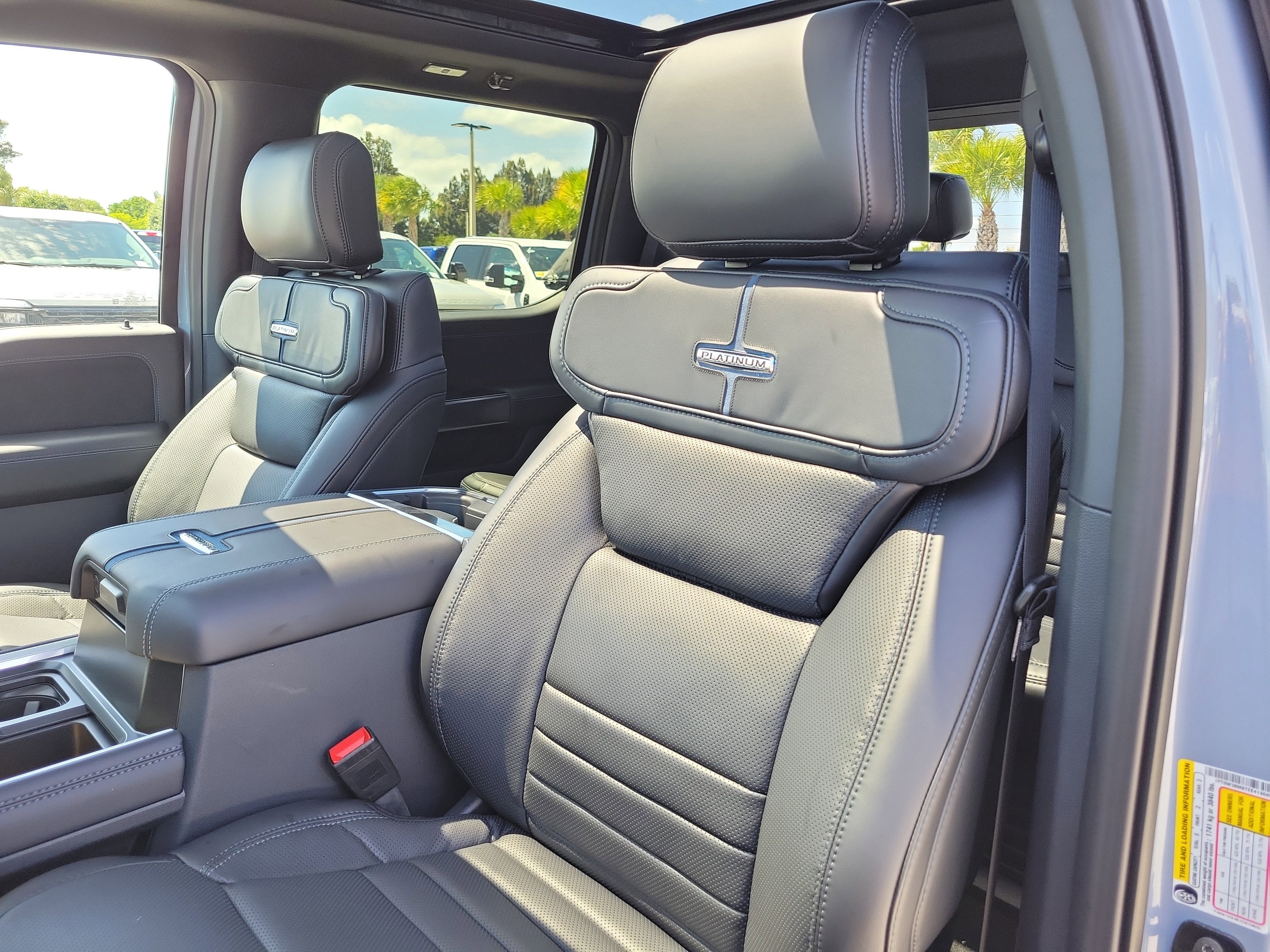 2026 Ford Super Duty F-350 SRW Platinum