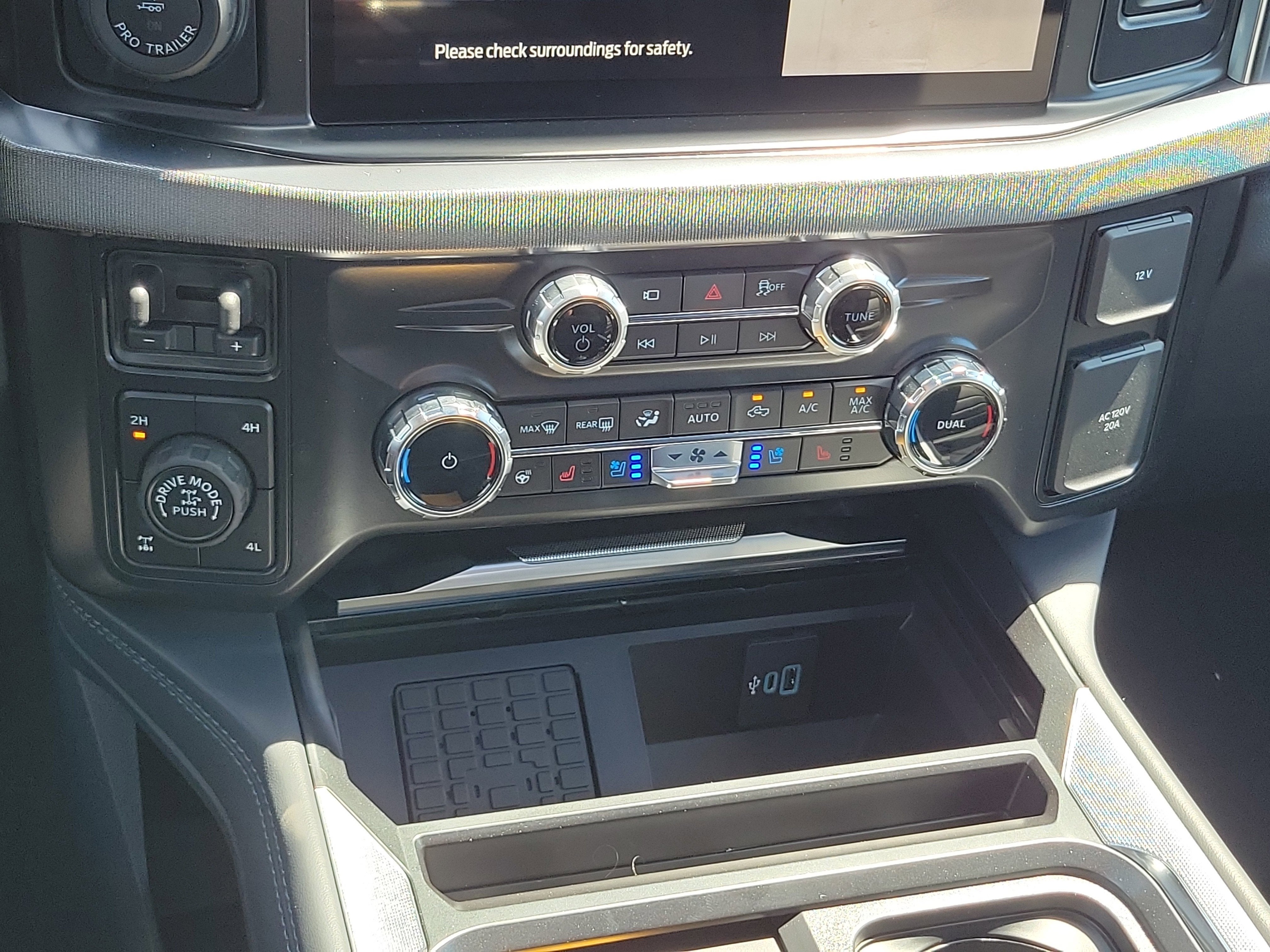 2026 Ford Super Duty F-350 SRW Platinum