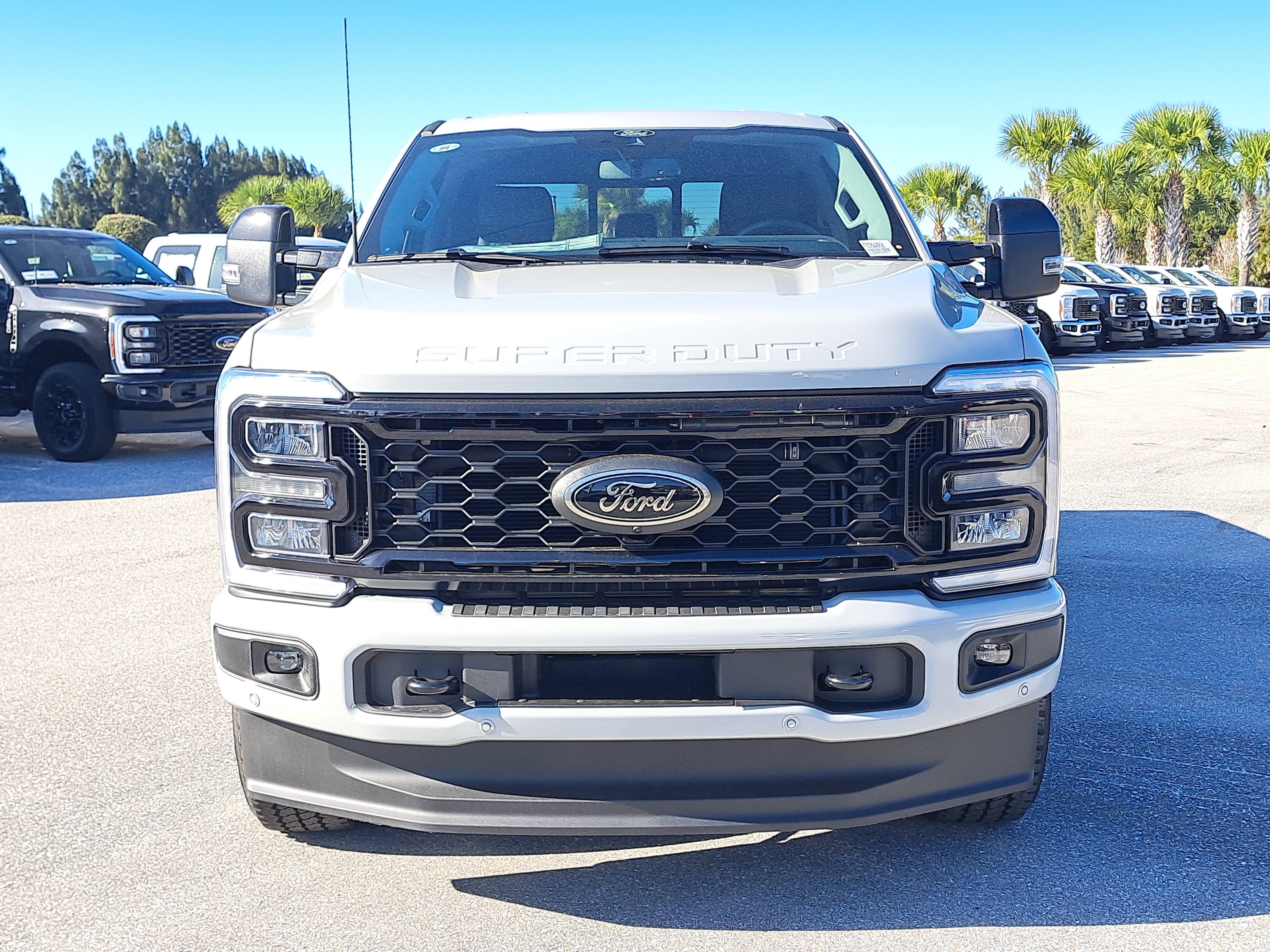 2026 Ford Super Duty F-350 SRW LARIAT