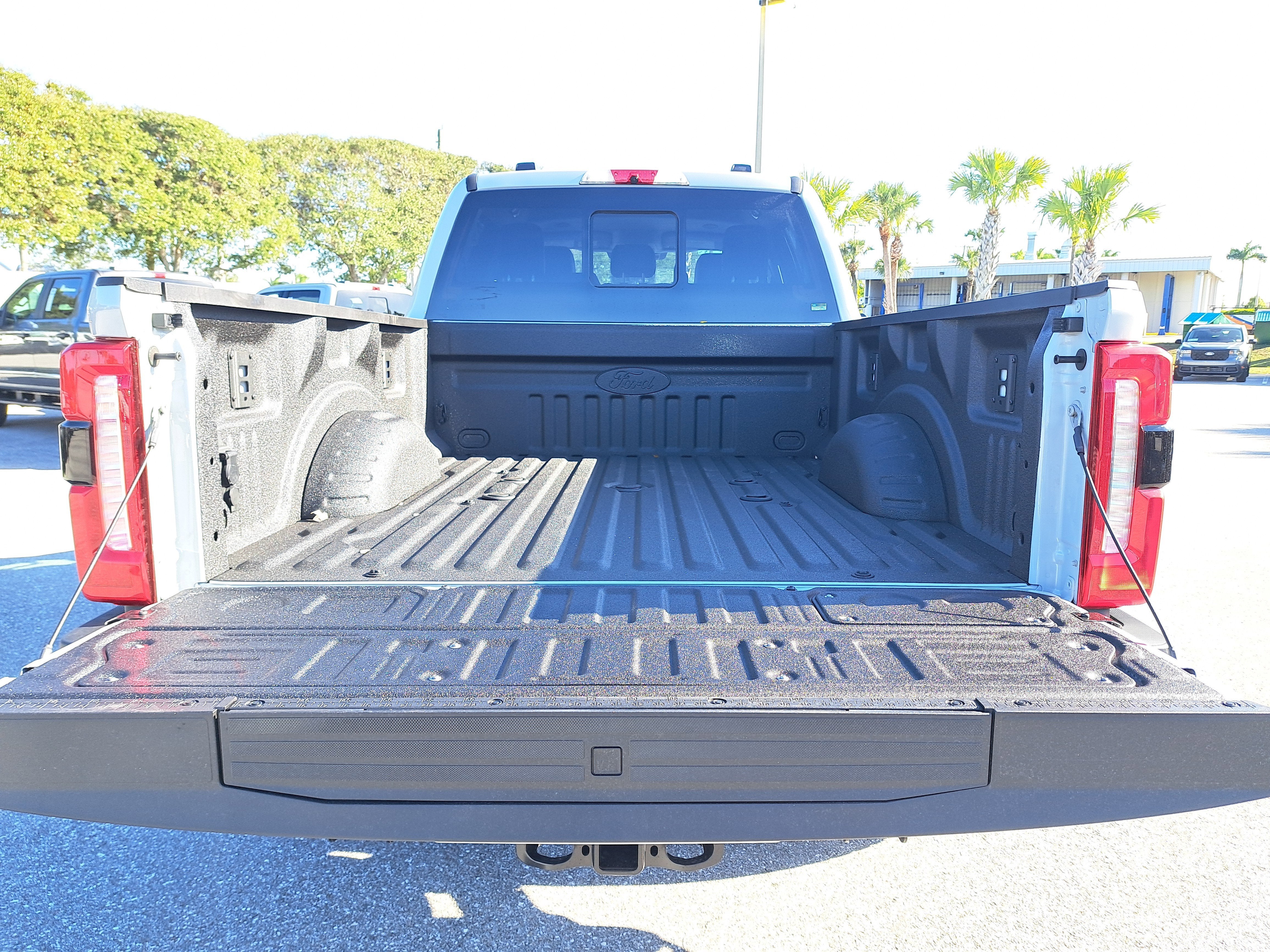 2026 Ford Super Duty F-350 SRW LARIAT