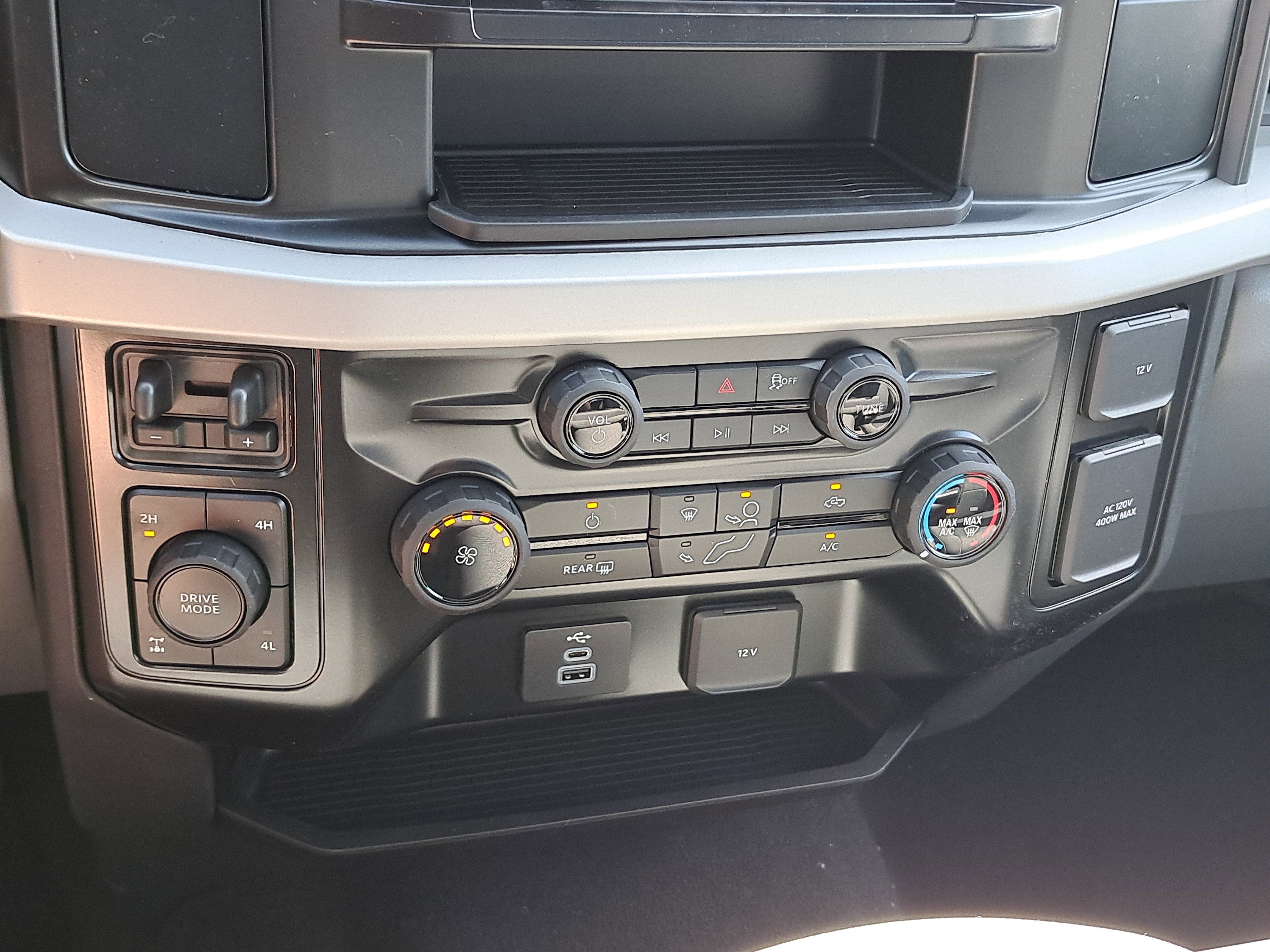 2026 Ford Super Duty F-350 SRW XL