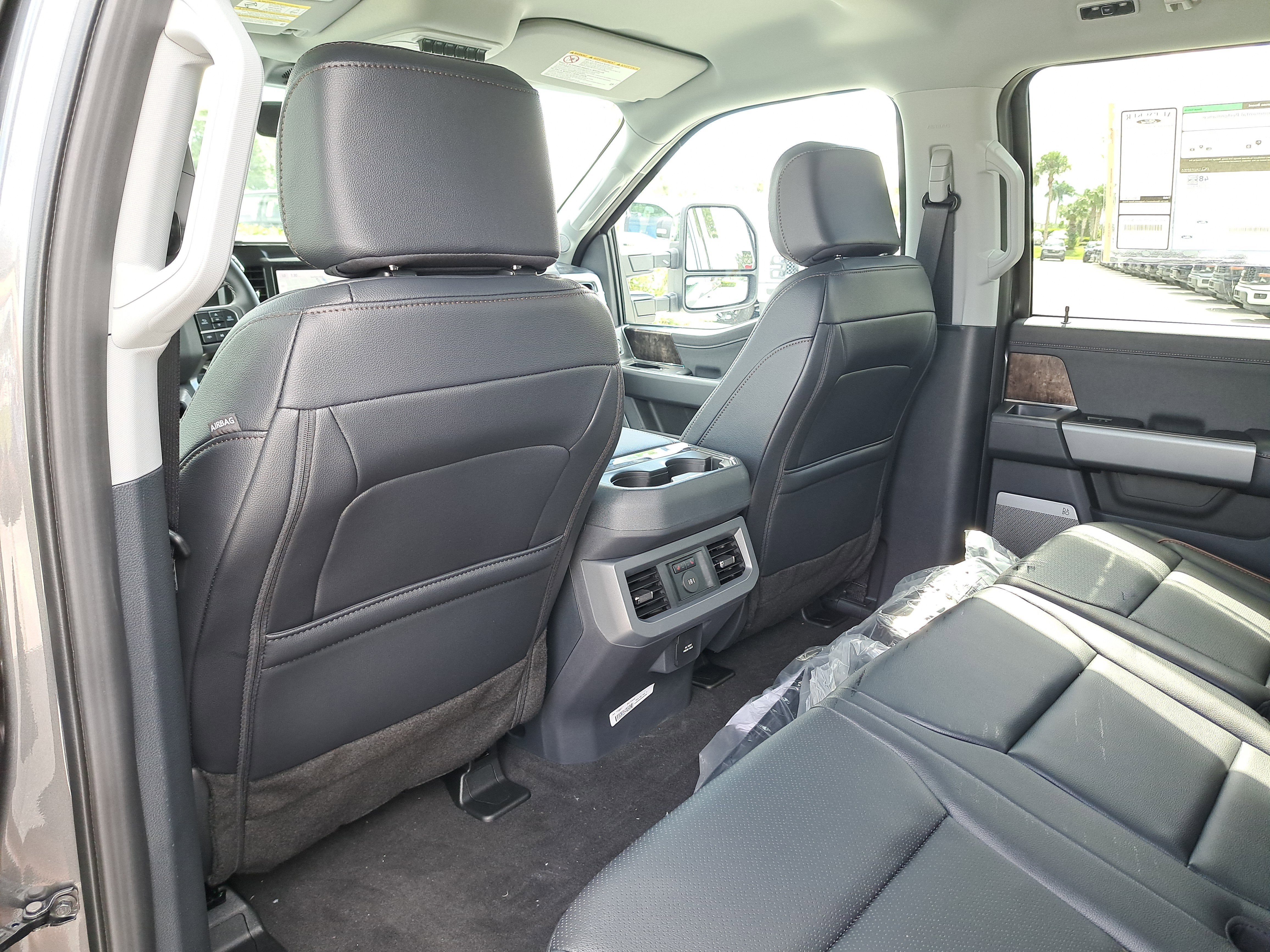 2026 Ford Super Duty F-350 SRW LARIAT