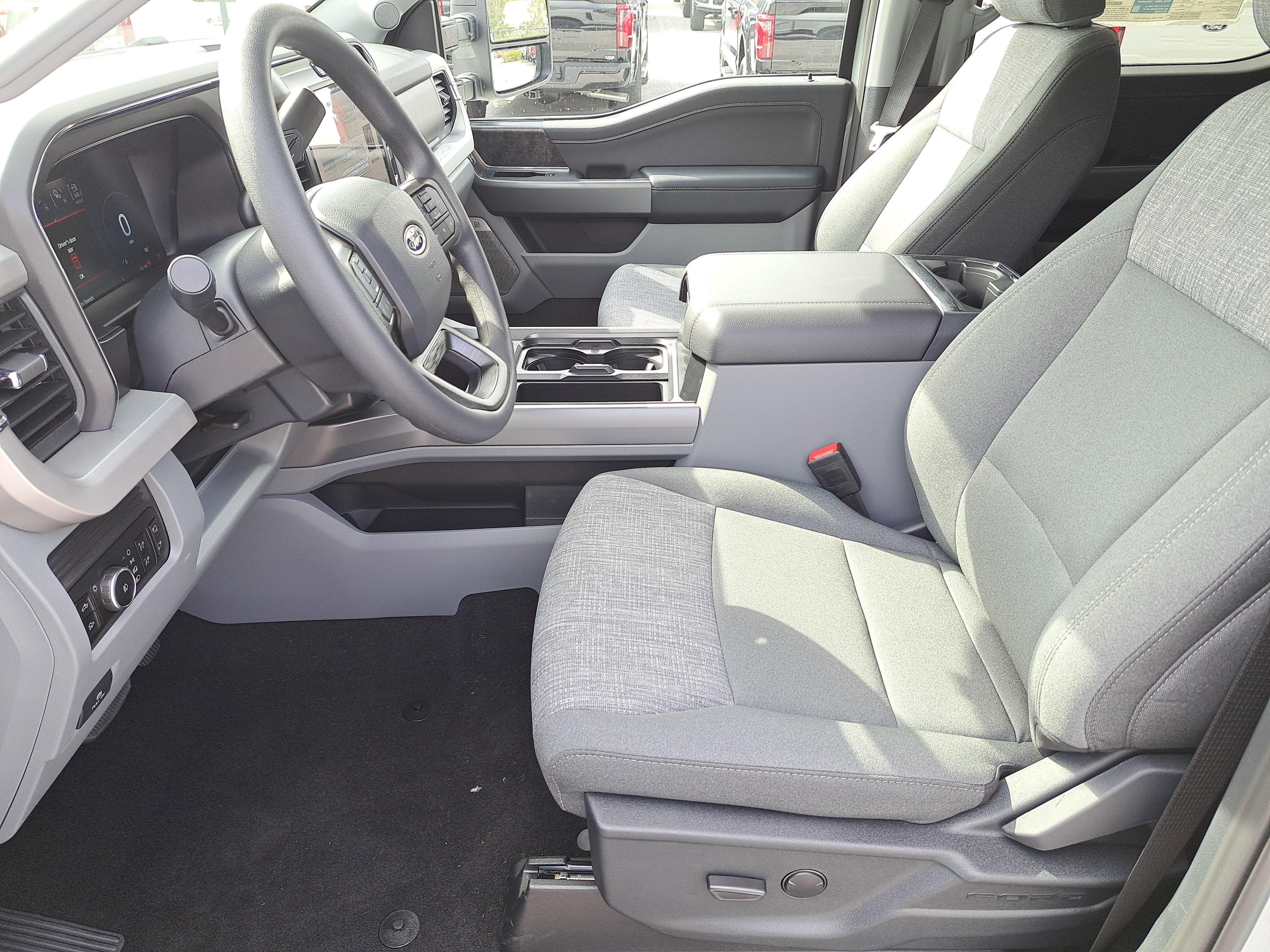 2026 Ford Super Duty F-350 SRW XLT