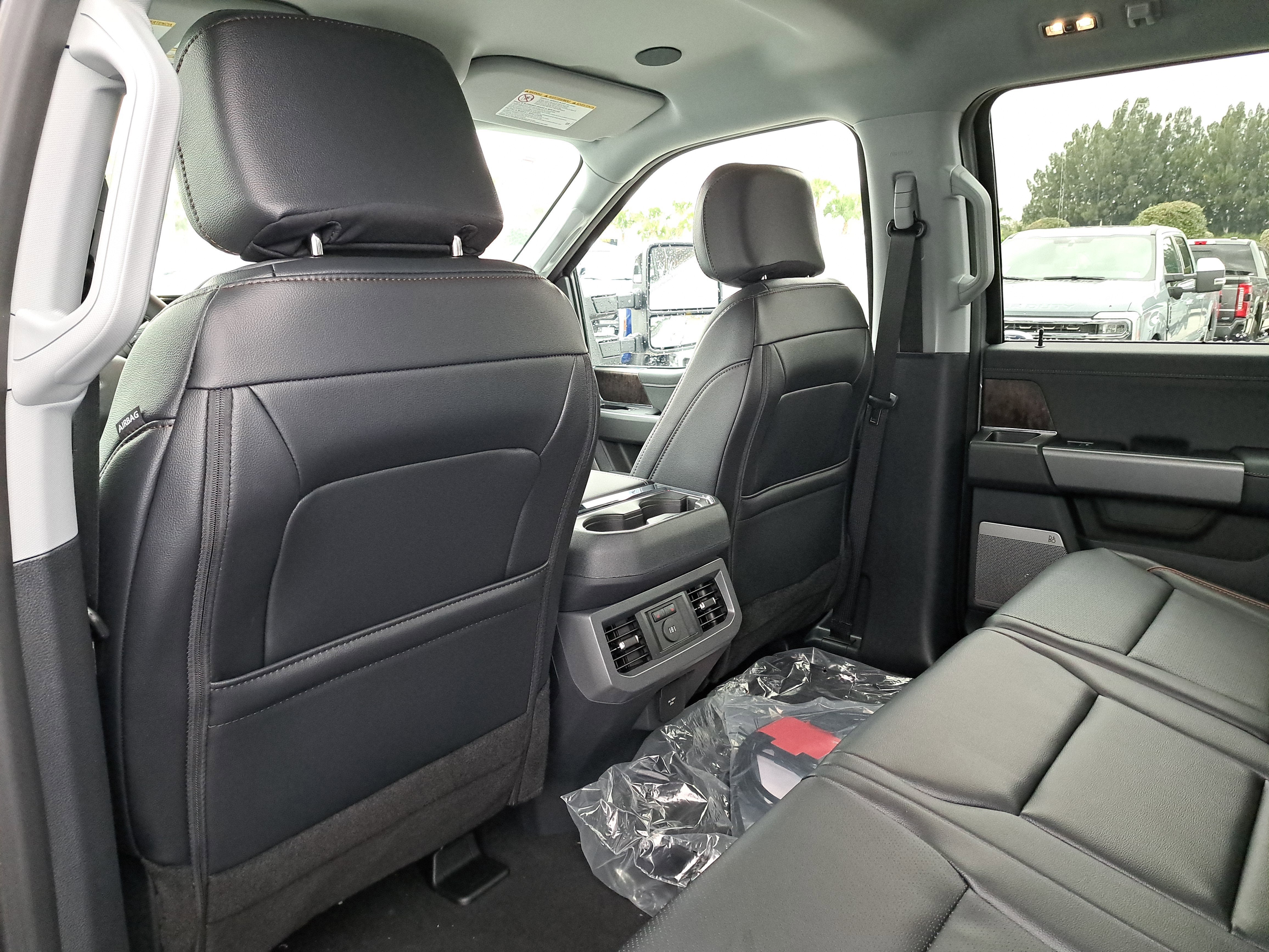 2026 Ford Super Duty F-350 SRW LARIAT