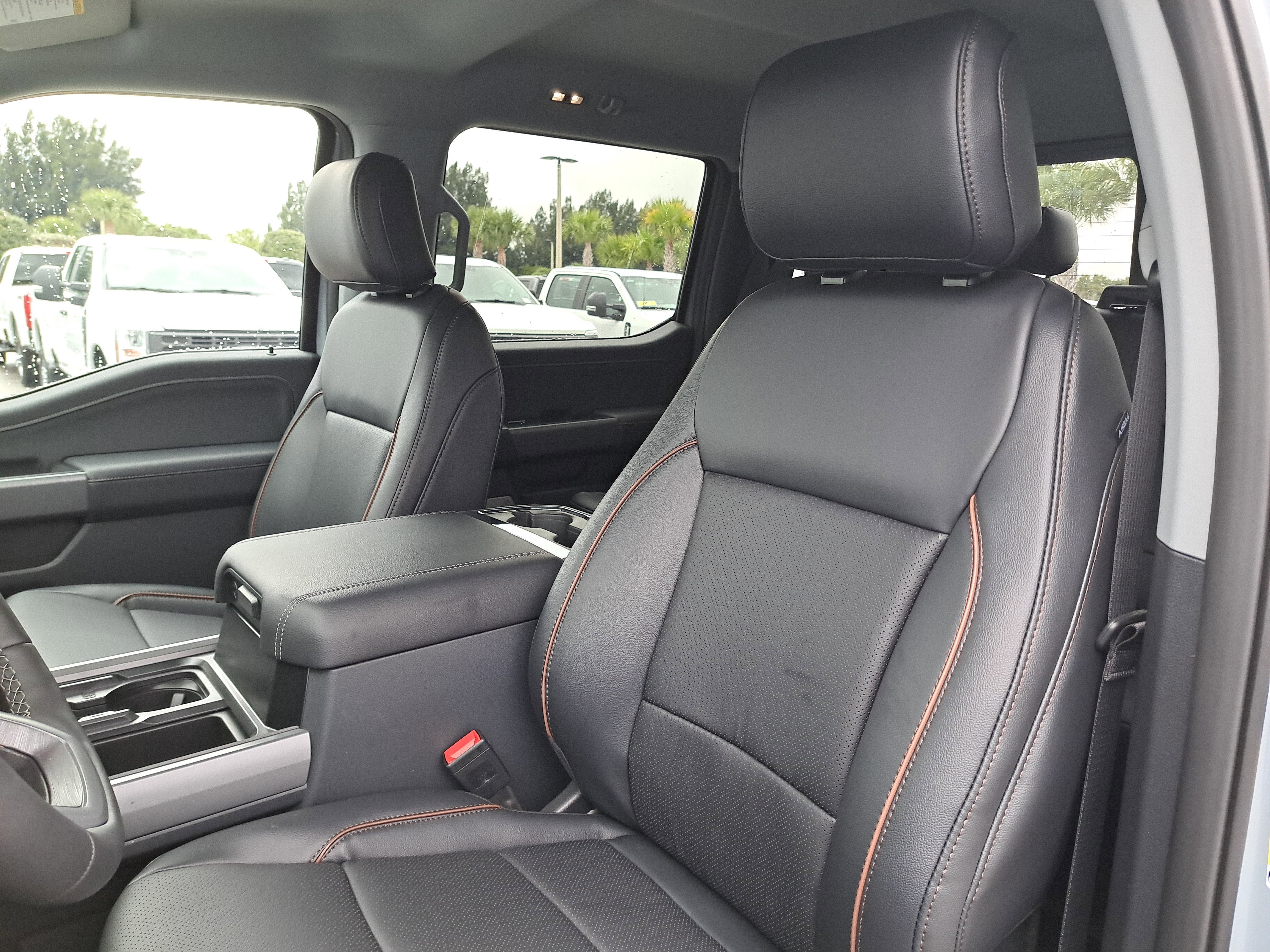 2026 Ford Super Duty F-350 SRW LARIAT