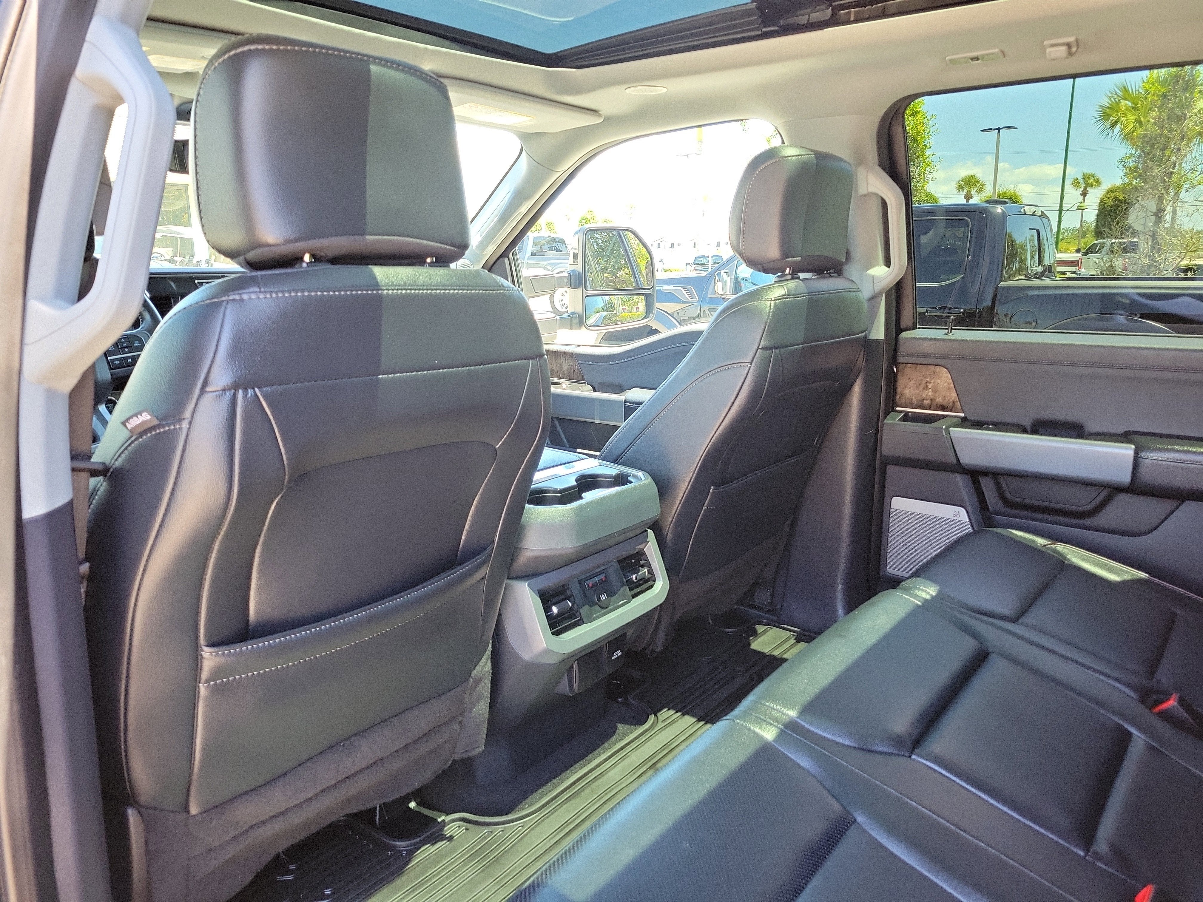 2024 Ford Super Duty F-350 SRW LARIAT