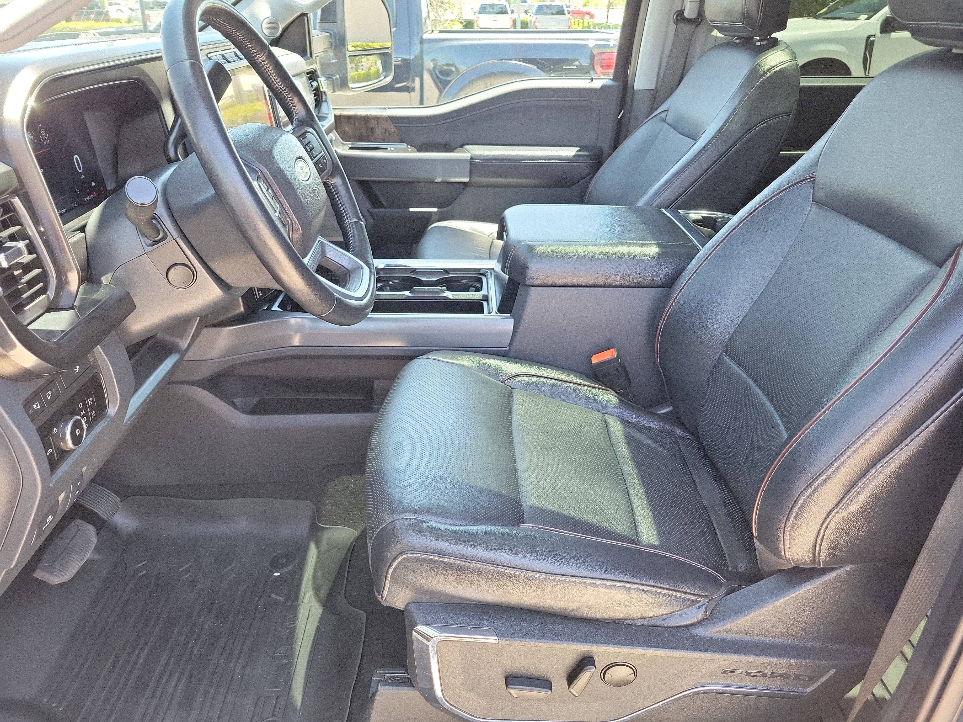 2024 Ford Super Duty F-350 SRW LARIAT