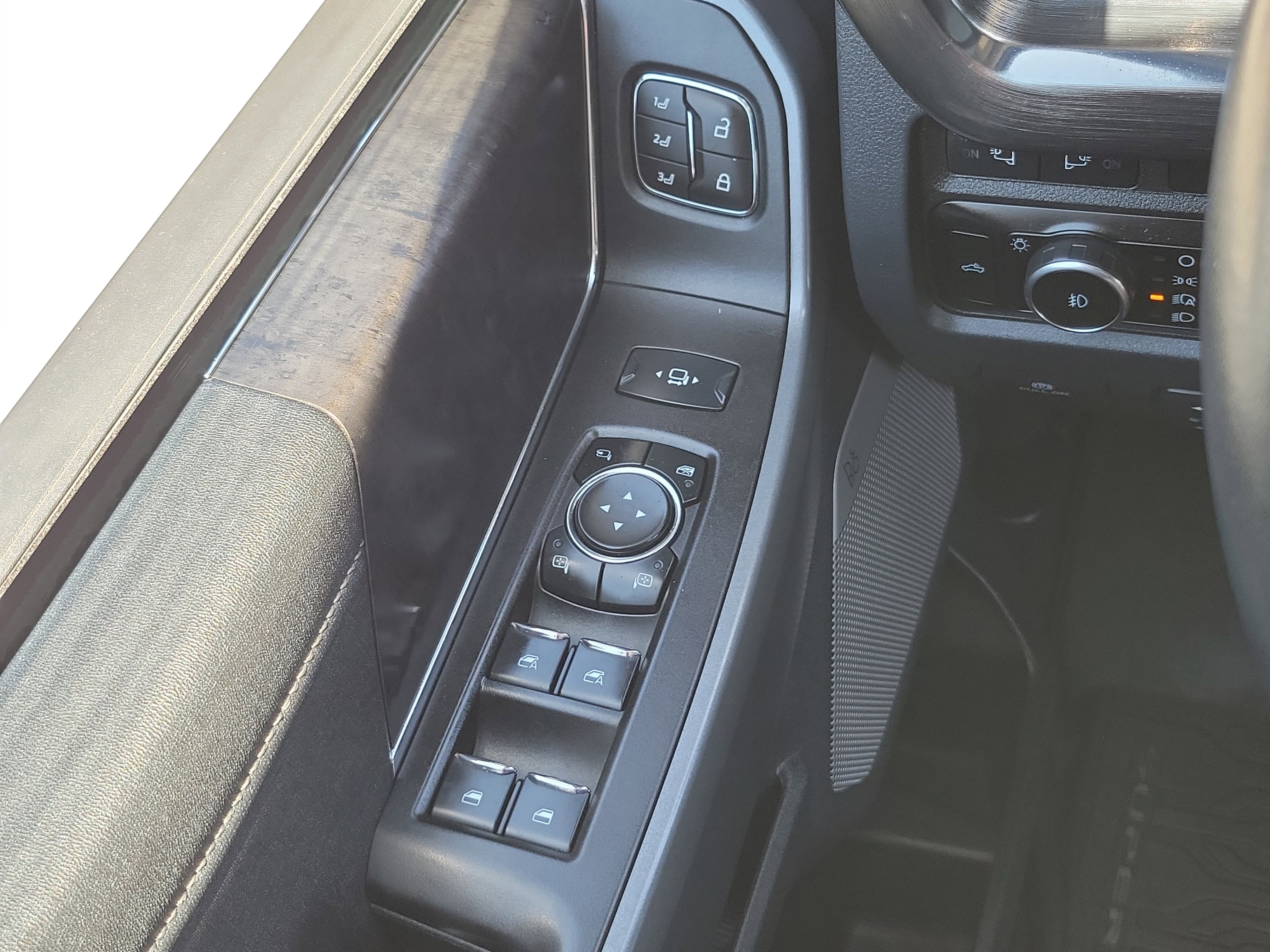 2024 Ford Super Duty F-350 SRW LARIAT